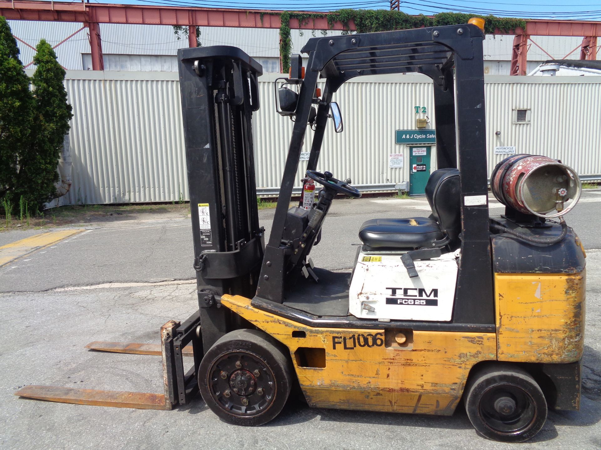 TCM FCG25 5,000lb Forklift - Image 6 of 15