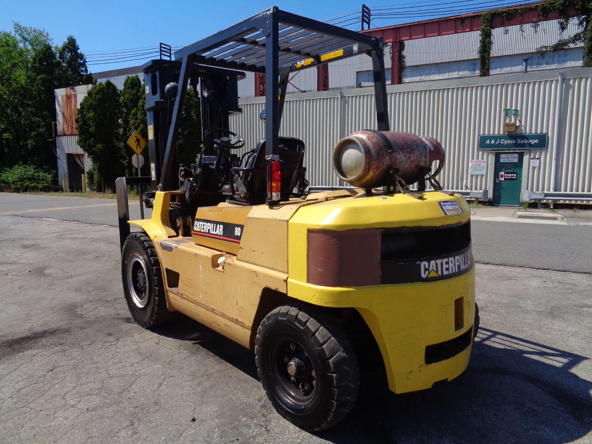 Caterpillar GP40 8,000lb Pneumatic Forklift - Image 5 of 16