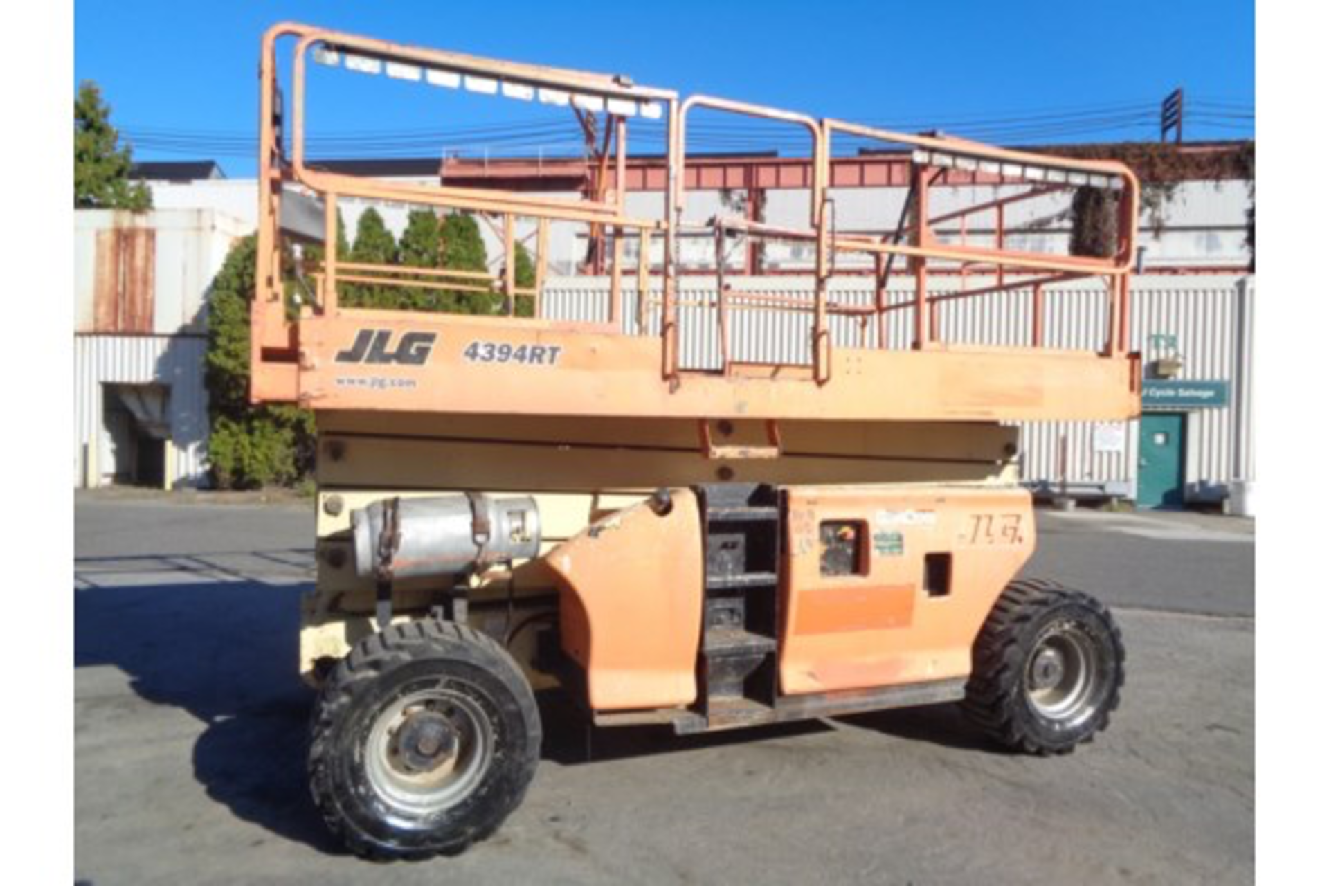 JLG 4394RT 43FT Rough Terrain 4x4 Scissor Lift - Image 4 of 19