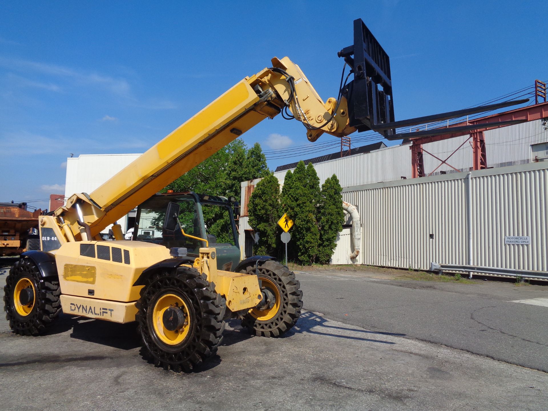 2012 Gehl DL944L 9,000lb Telescopic Forklift - Image 5 of 19