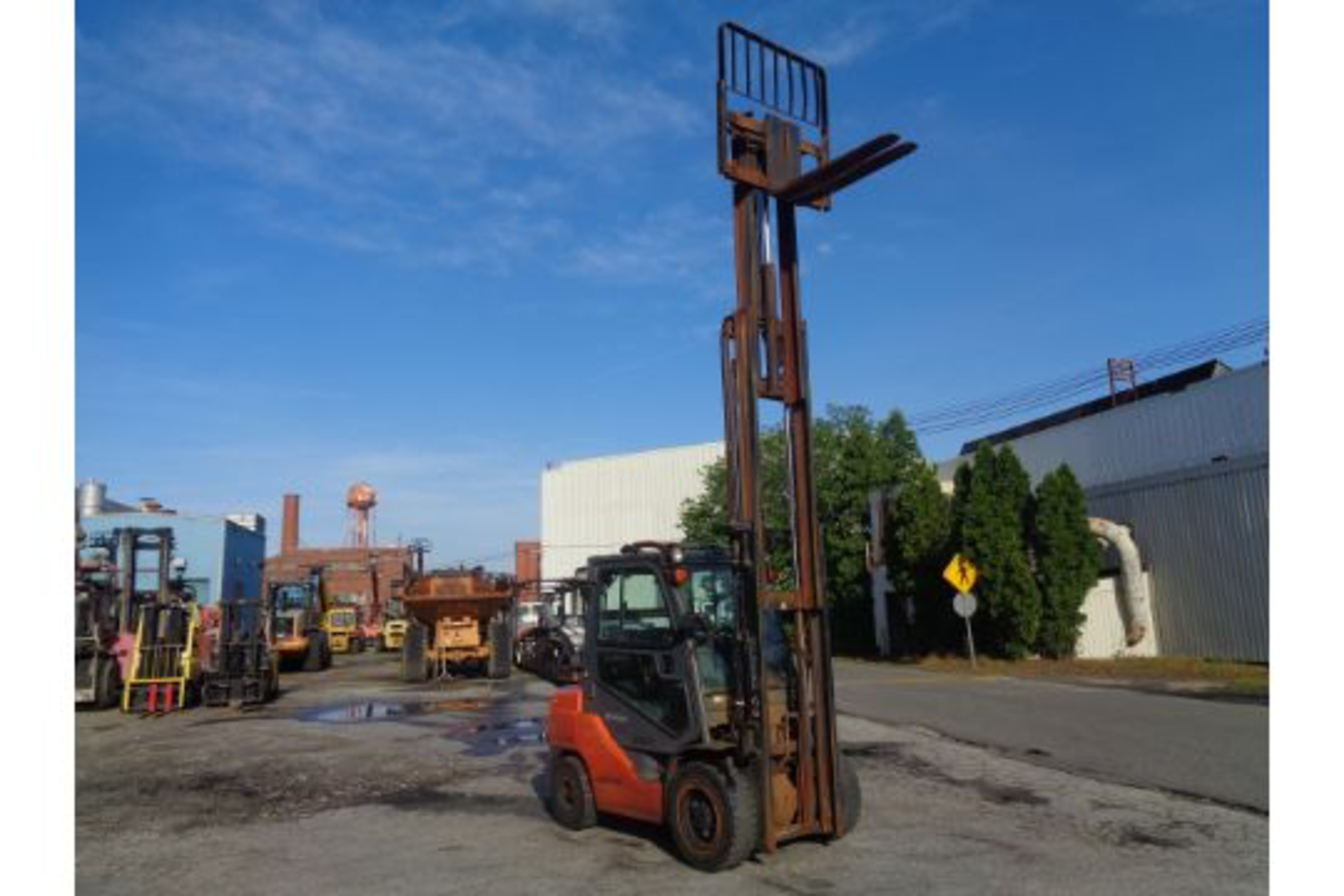 2014 Toyota 8FGU30 6,000lb Forklift - Image 12 of 17