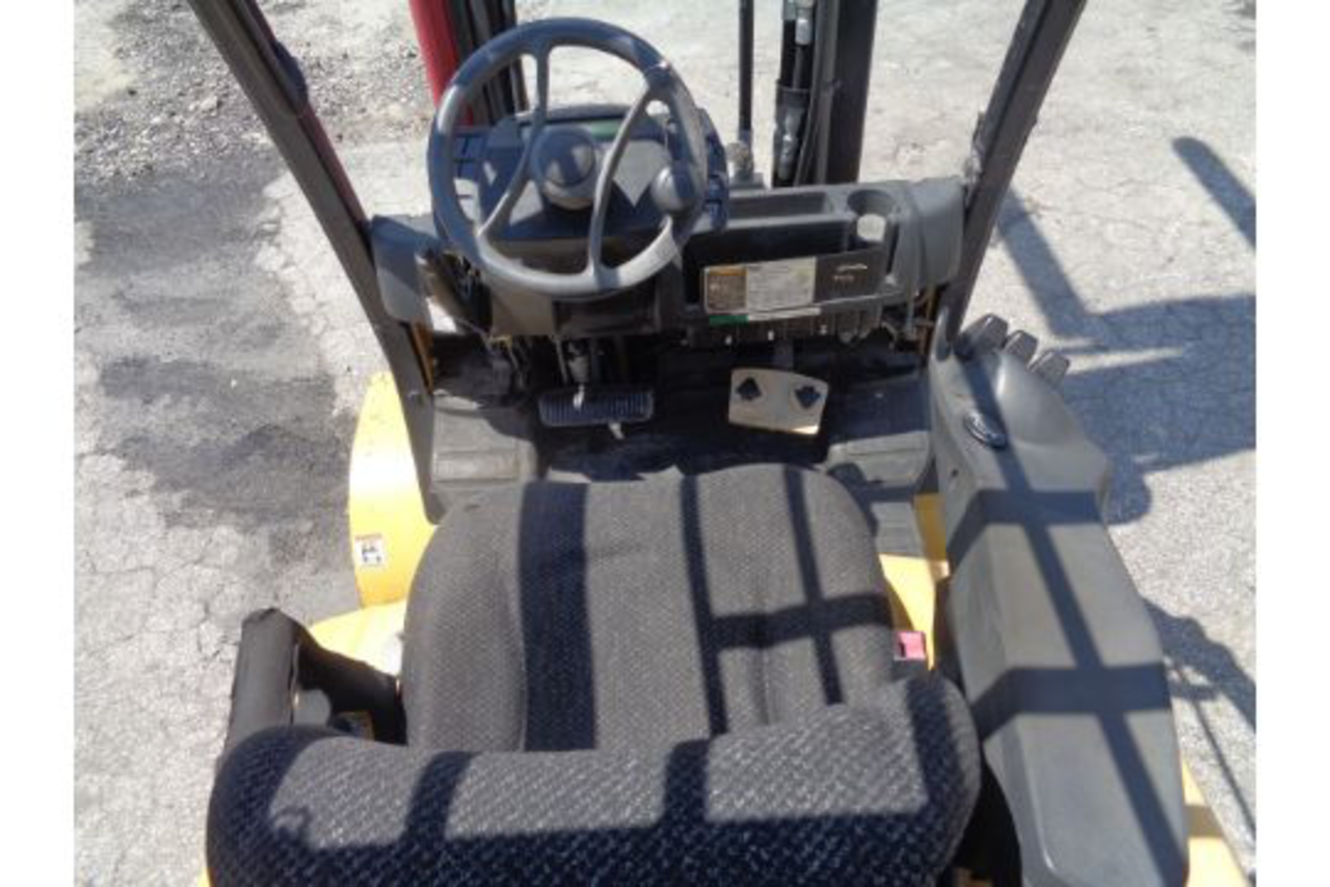 2012 Yale GLC100VXNGSE092 10,000lb Forklift - Image 15 of 17