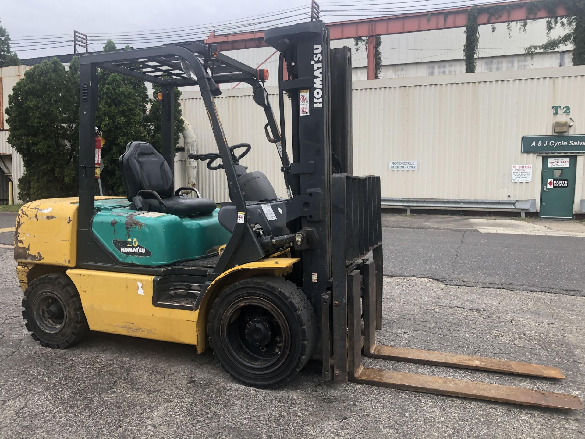 Komatsu FD30T-12 6,000 lbs Forklift - Image 3 of 12