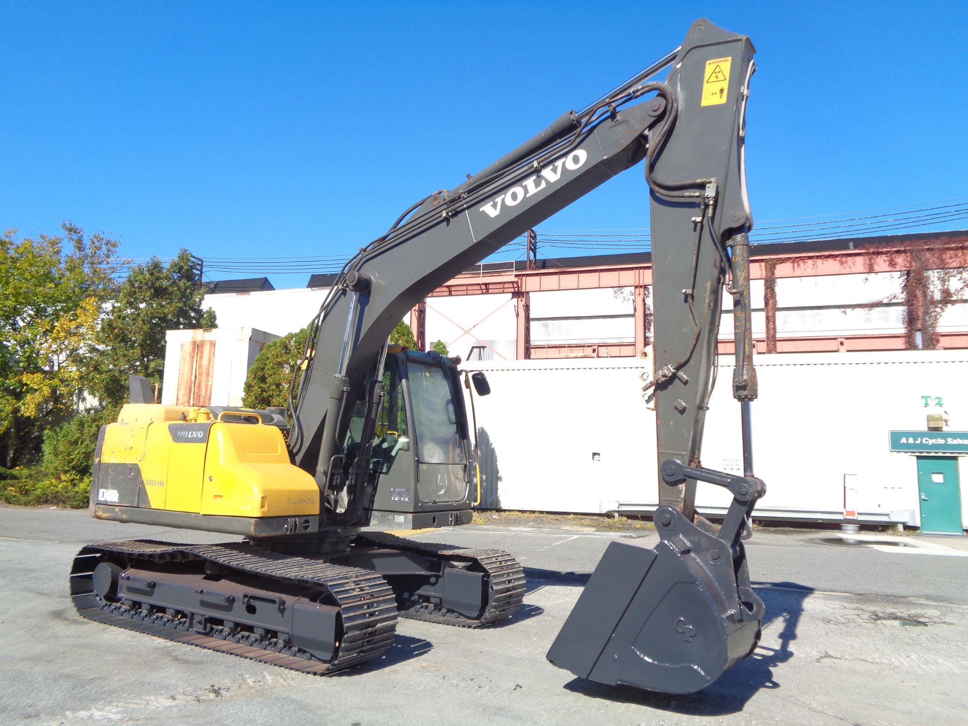 2013 Volvo EC140DL Hydraulic Excavator - Image 5 of 15