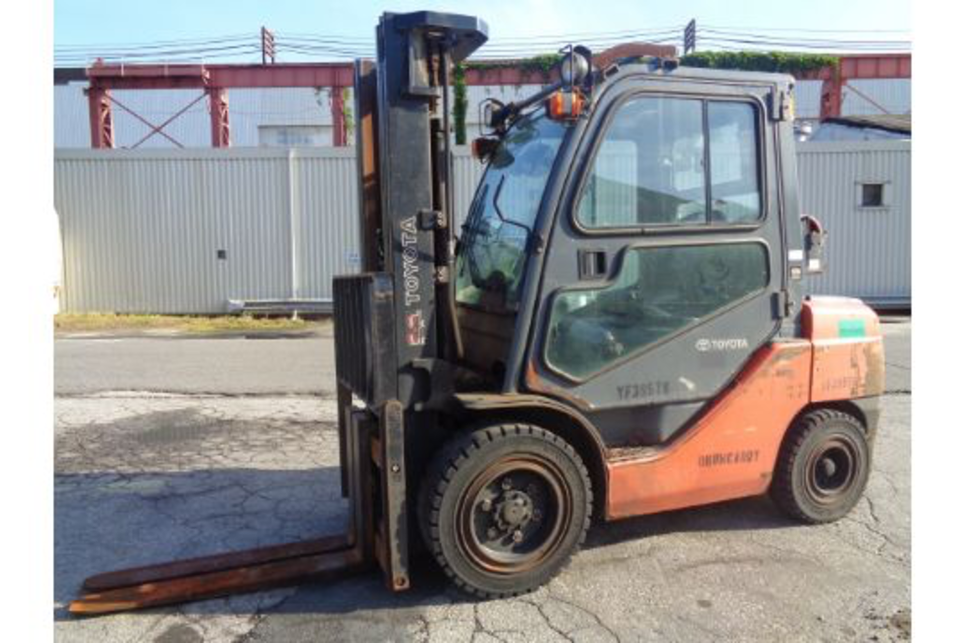 2014 Toyota 8FGU30 6,000lb Forklift - Image 3 of 17