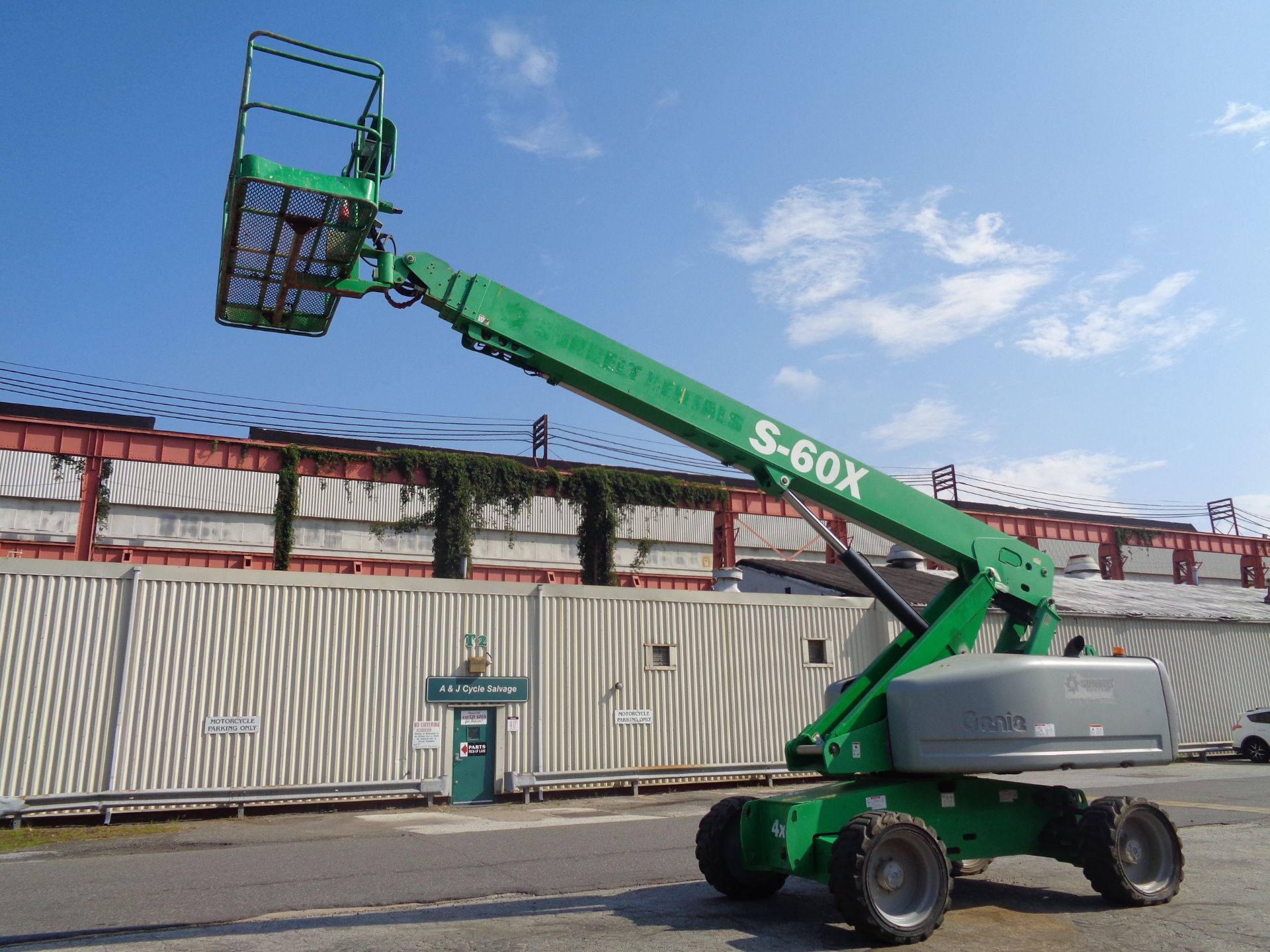 2011 Genie S60 60ft 4x4 Boom Lift - Image 9 of 17