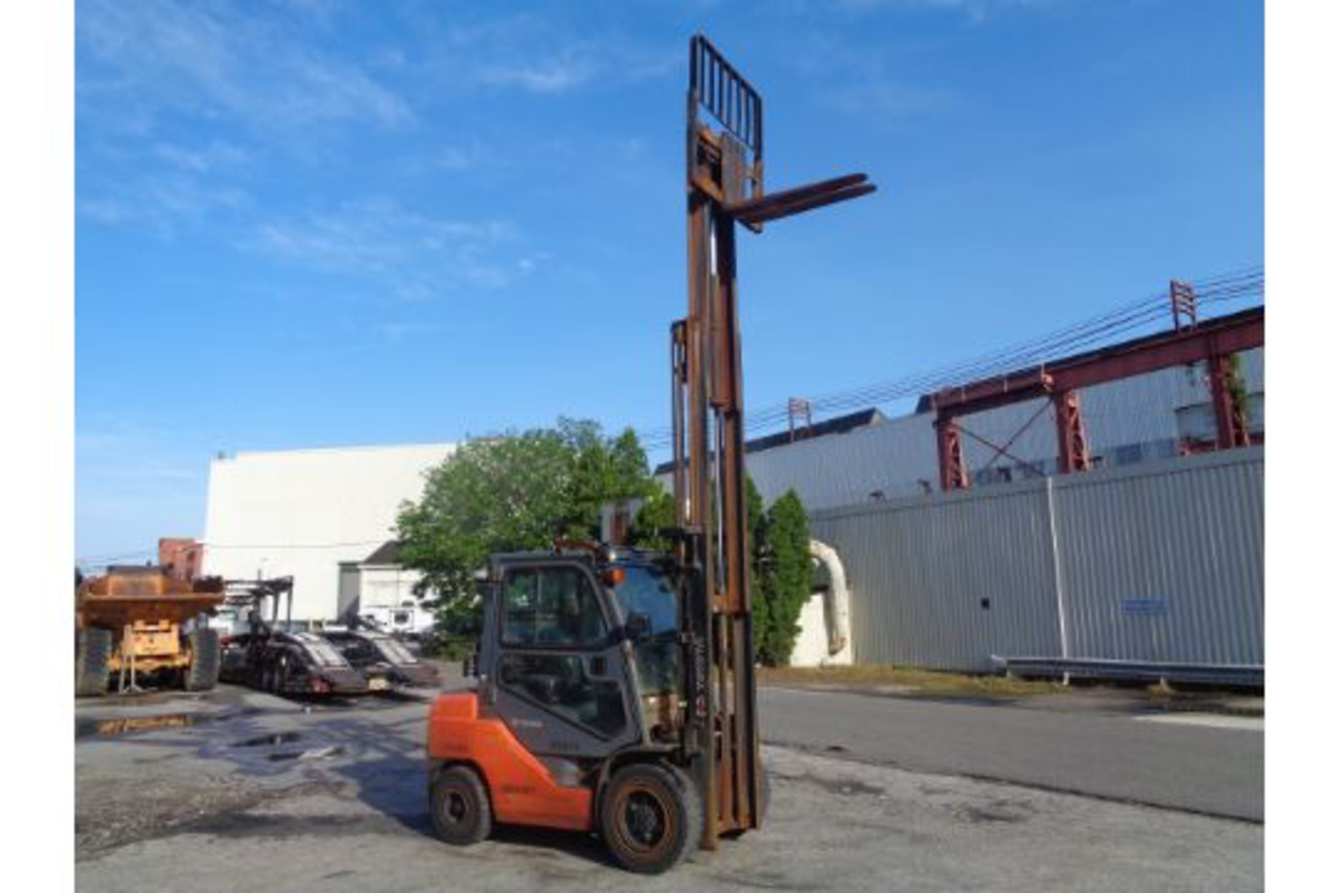 2014 Toyota 8FGU30 6,000lb Forklift - Image 13 of 17