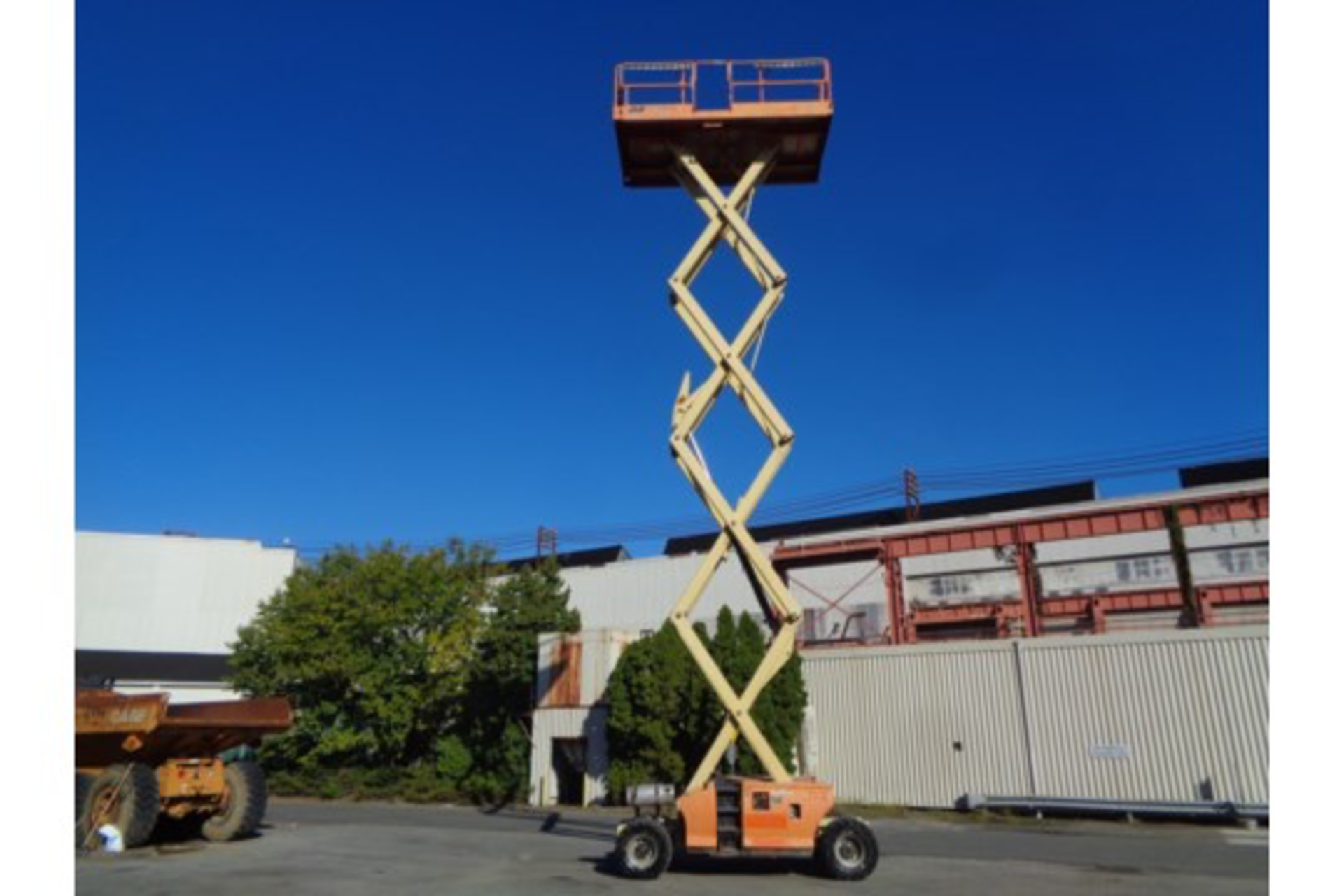 JLG 4394RT 43FT Rough Terrain 4x4 Scissor Lift - Image 16 of 19