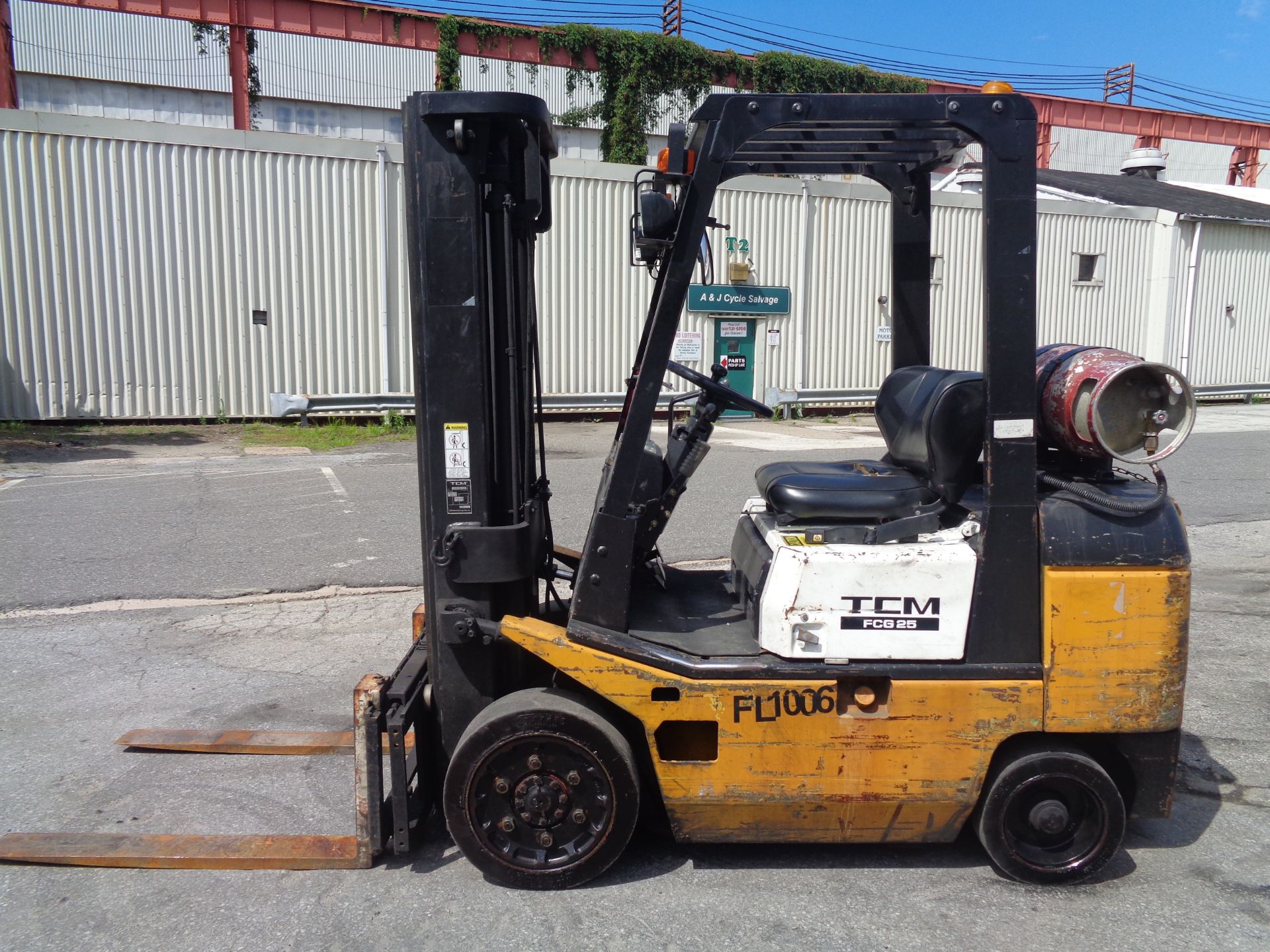 TCM FCG25 5,000lb Forklift - Image 7 of 15