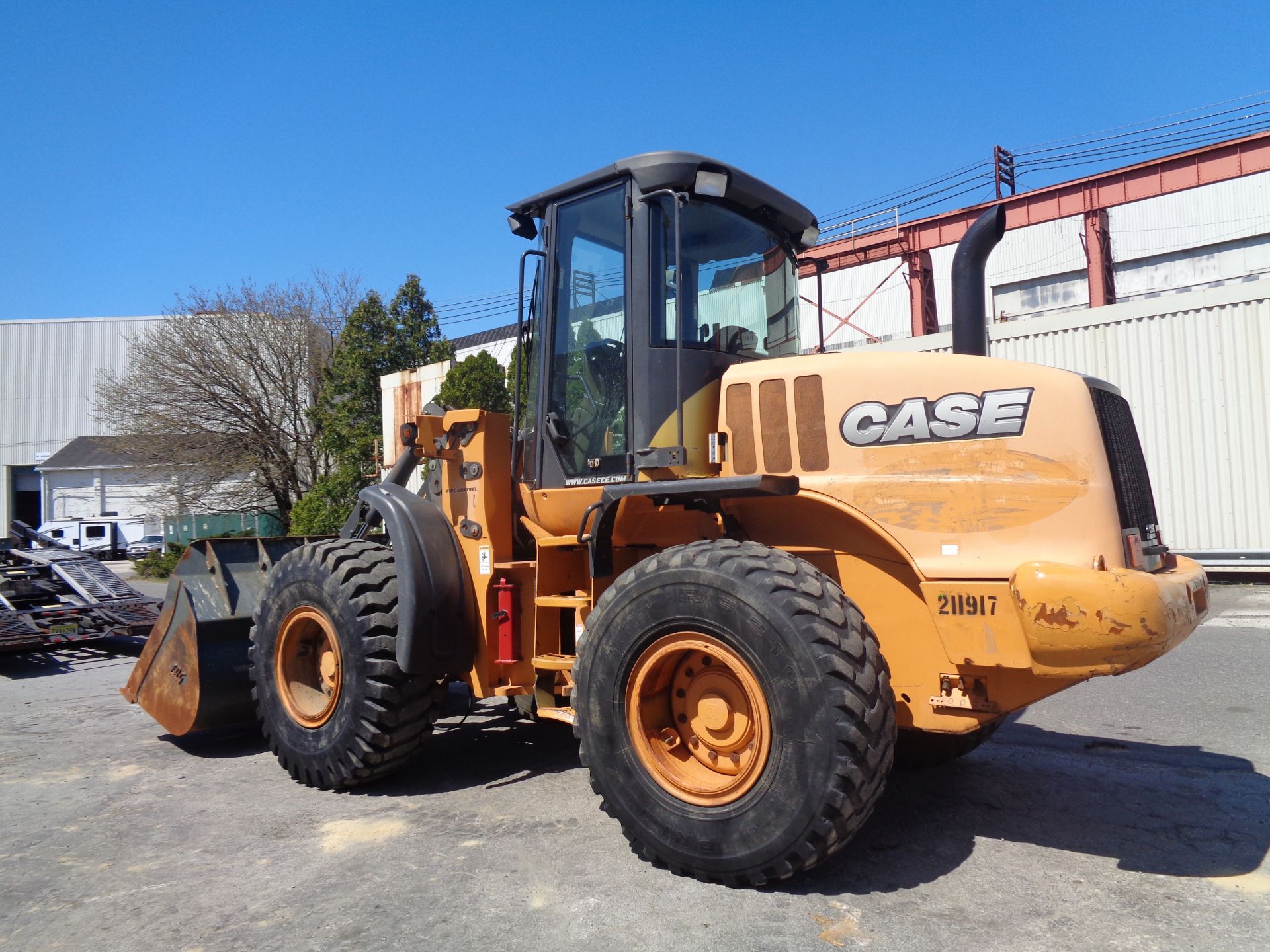 2013 Case 512E Wheel Loader - Image 3 of 11