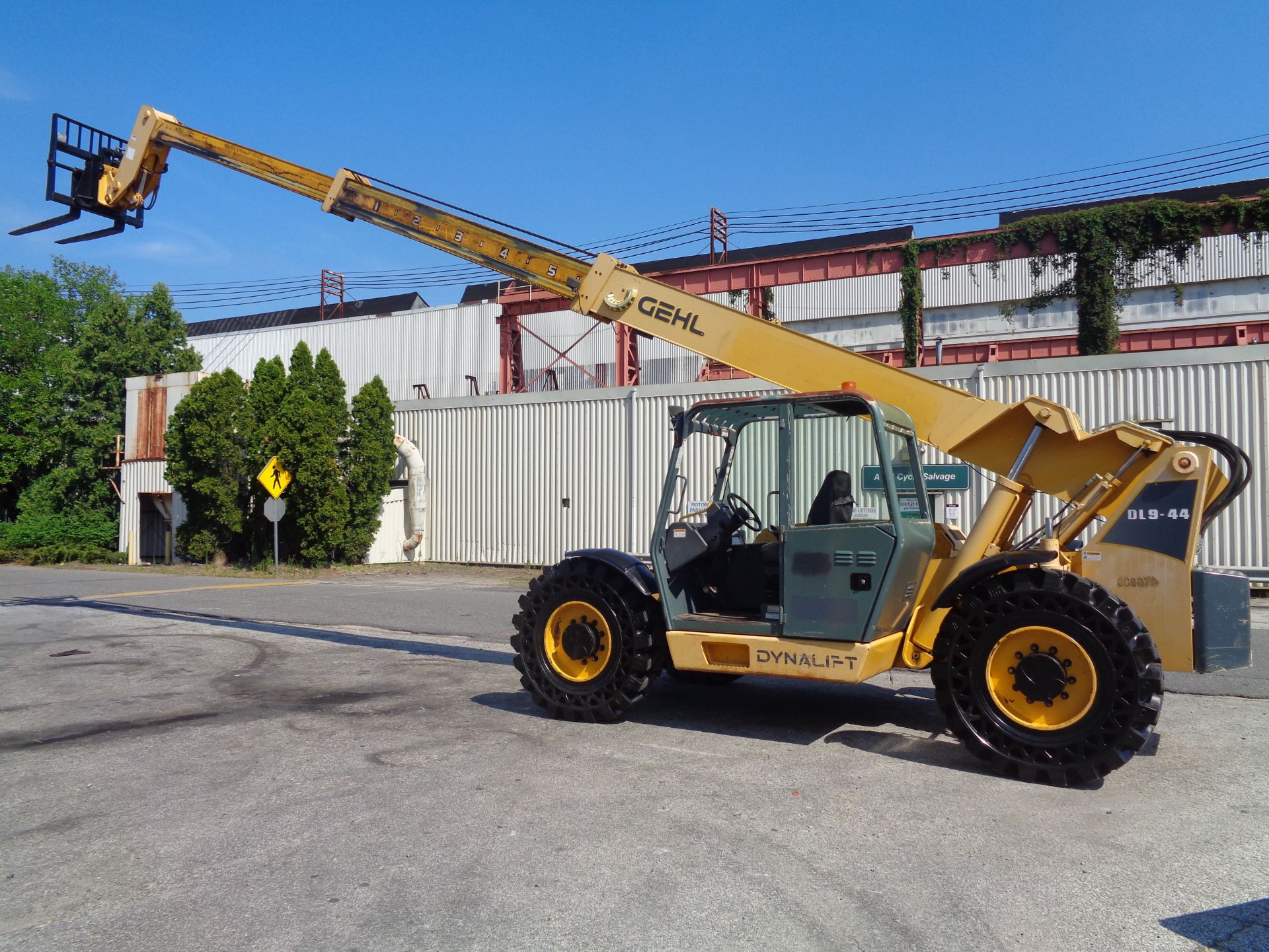 2012 Gehl DL944L 9,000lb Telescopic Forklift - Image 16 of 19