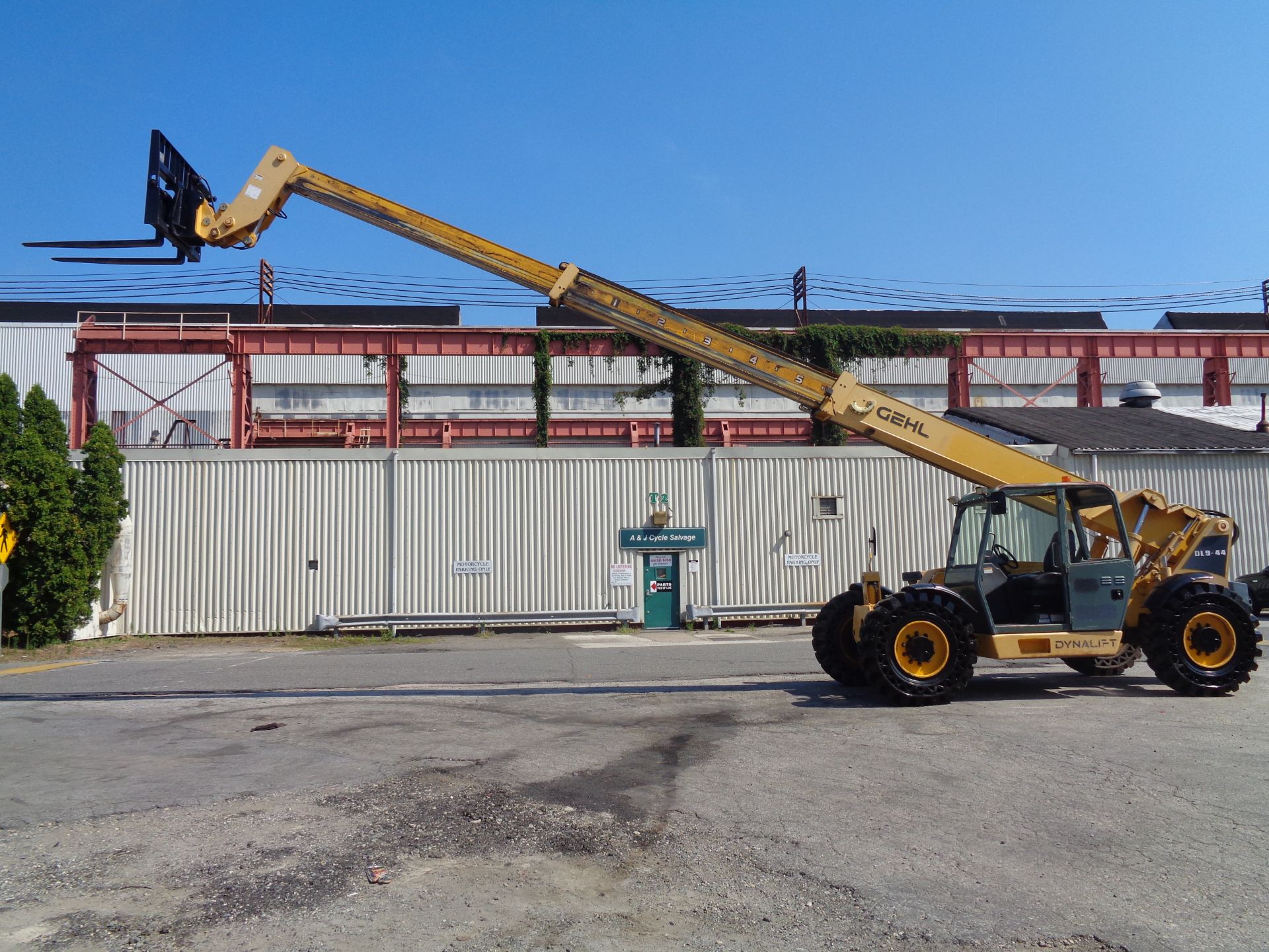 2012 Gehl DL944L 9,000lb Telescopic Forklift - Image 18 of 19