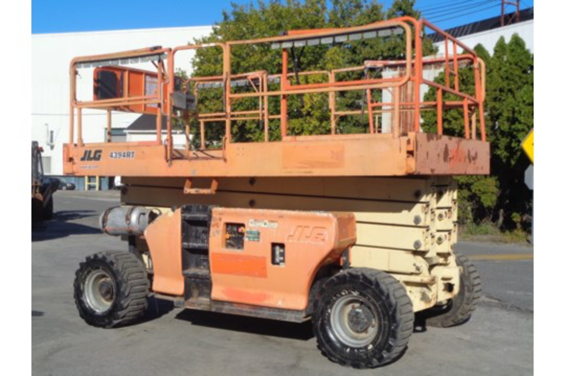 JLG 4394RT 43FT Rough Terrain 4x4 Scissor Lift - Image 6 of 19