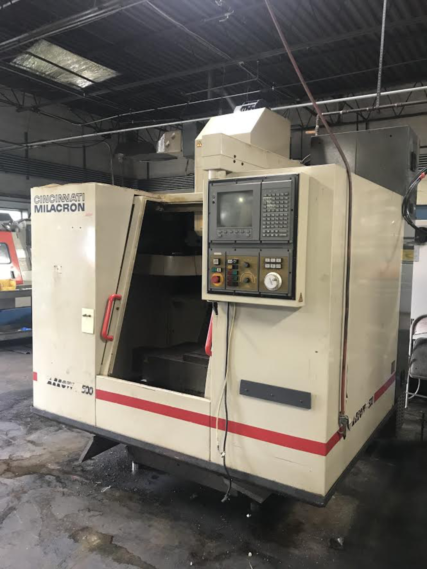 Cincinnati Milacron Arrow 500 CNC Machining Center - Image 2 of 8