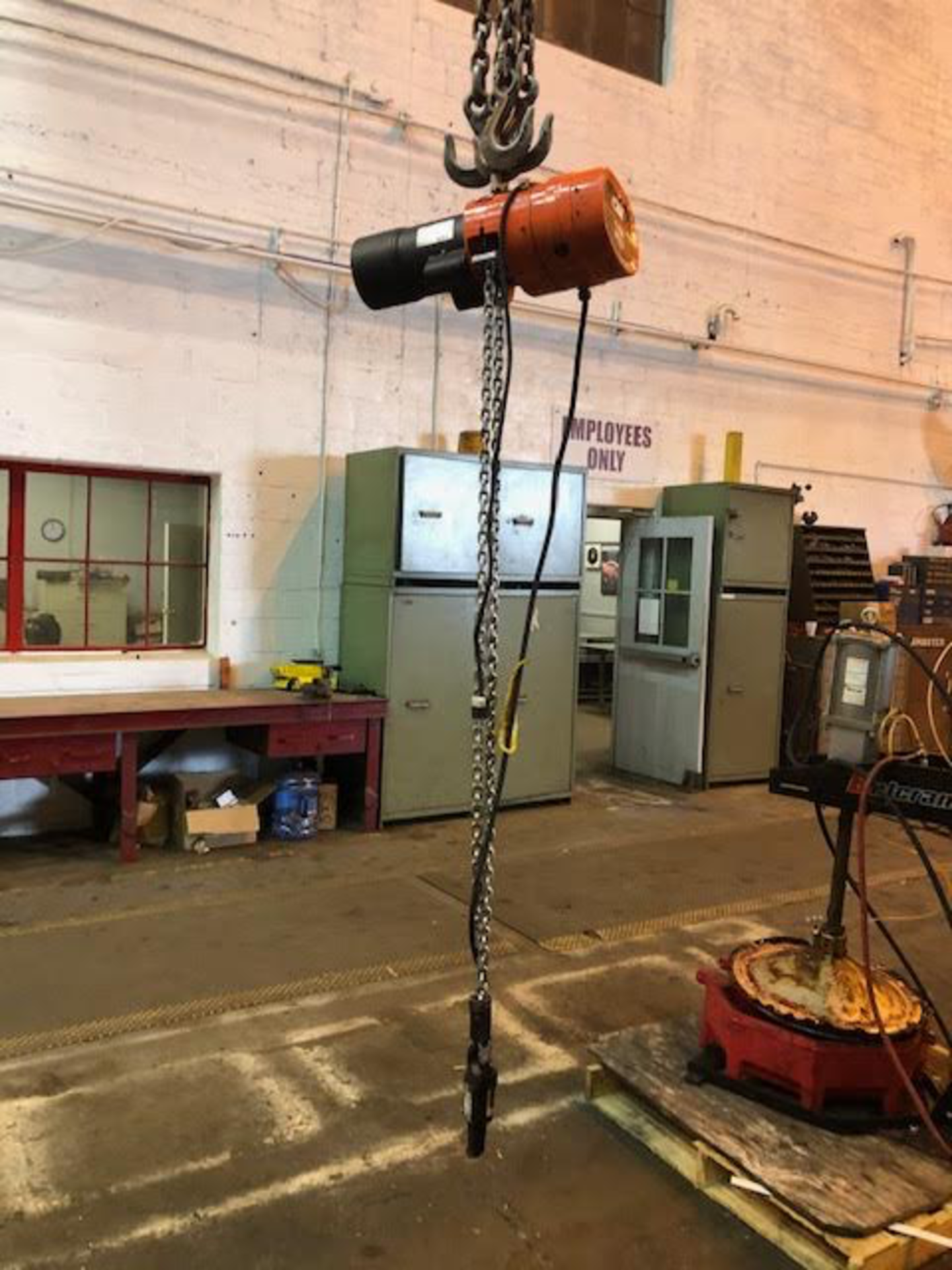 CM 1 Ton Electric Hoist - Image 2 of 3