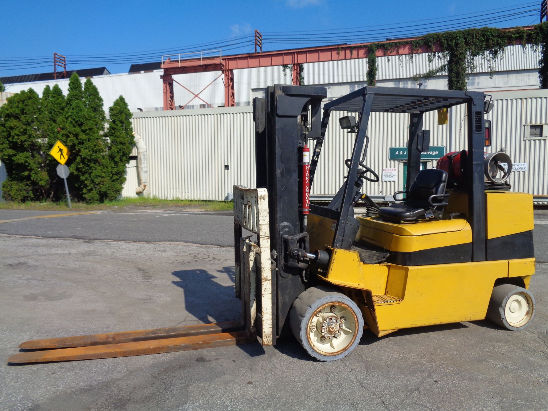 Yale GLC100MJNGAE084 10,000lb Forklift - Image 8 of 17