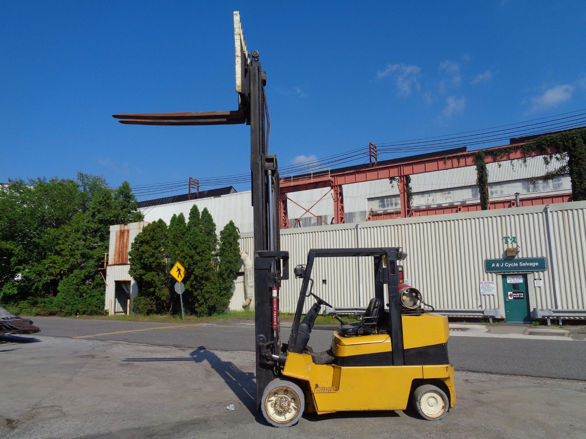 Yale GLC100MJNGAE084 10,000lb Forklift - Image 13 of 17