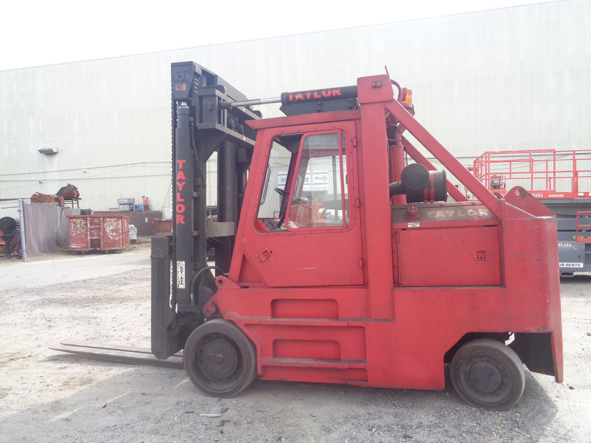Taylor TC0-200S-02 24,000 lbs forklift - Image 8 of 10