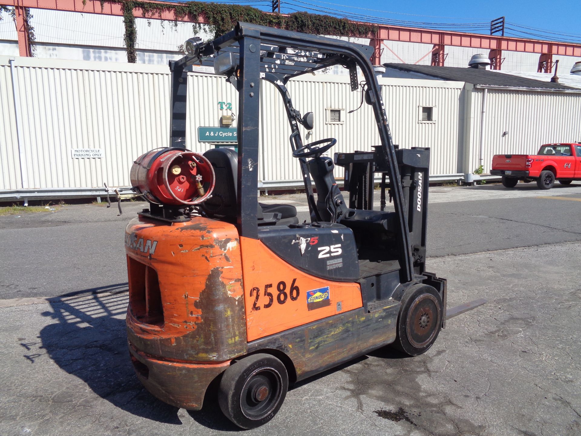 Doosan GP25P-5 3,620lb Forklift - Image 3 of 17