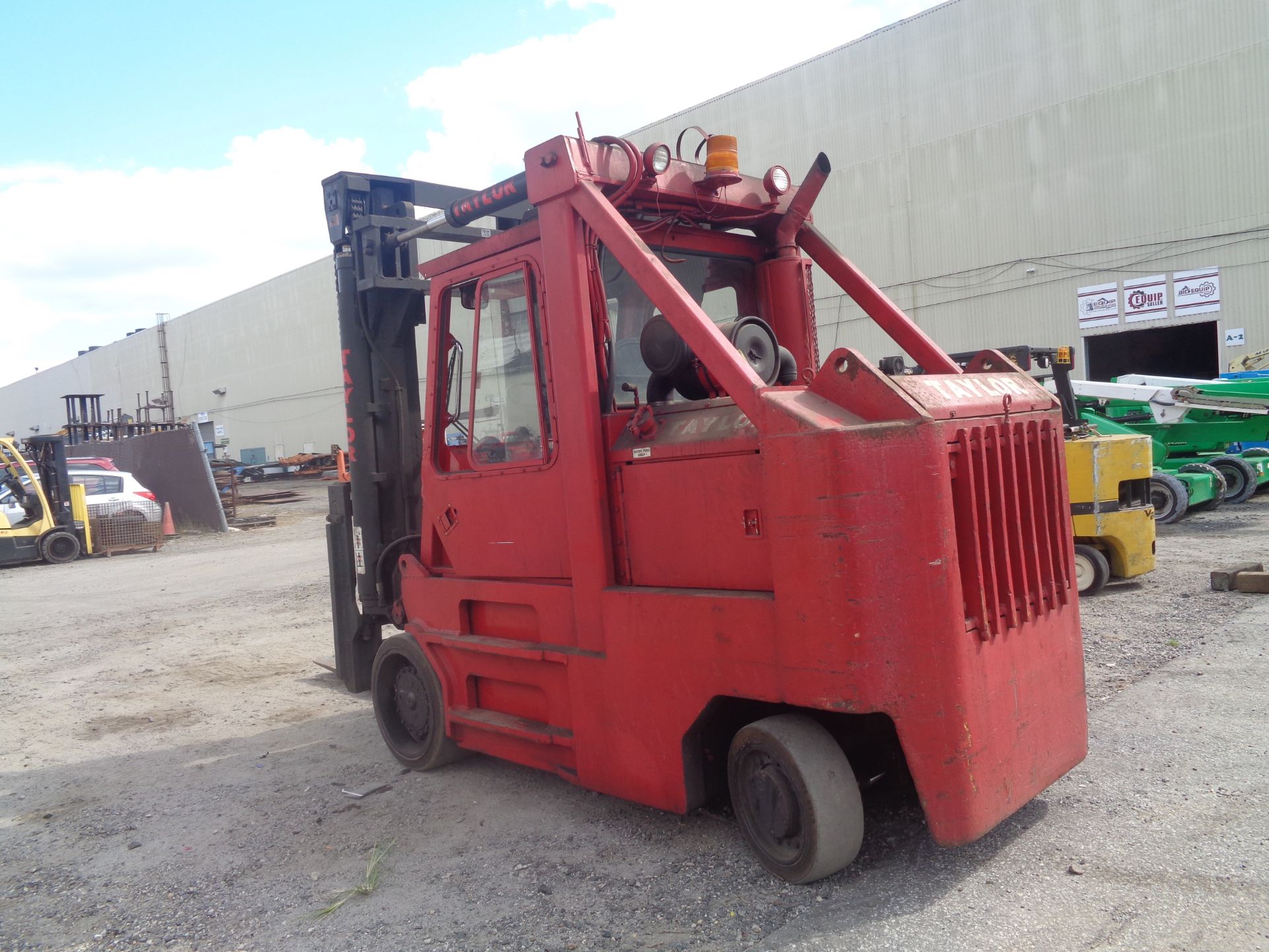 Taylor TC0-200S-02 24,000 lbs forklift - Image 5 of 10