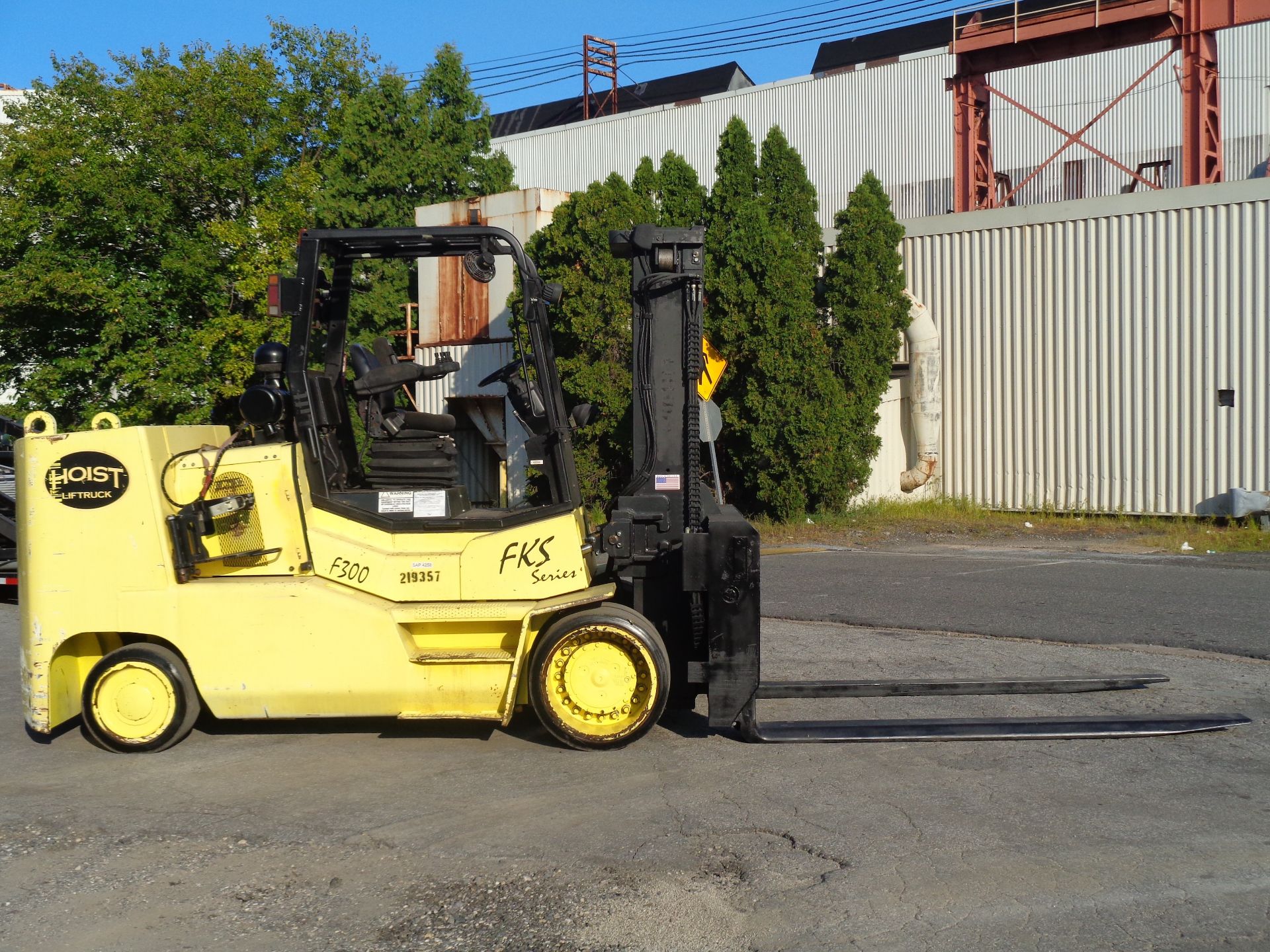 2004 Hoist F300 30,000lb Forklift