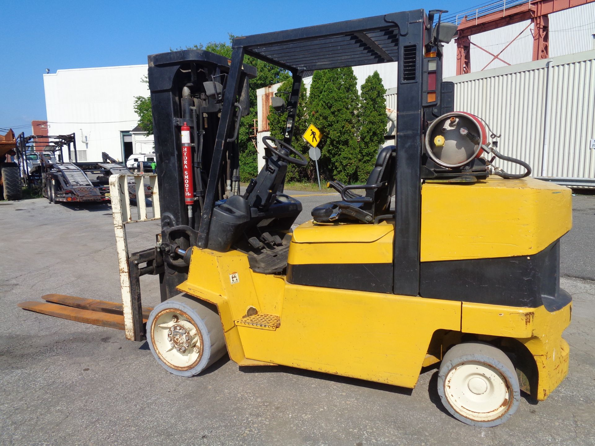 Yale GLC100MJNGAE084 10,000lb Forklift - Image 9 of 17