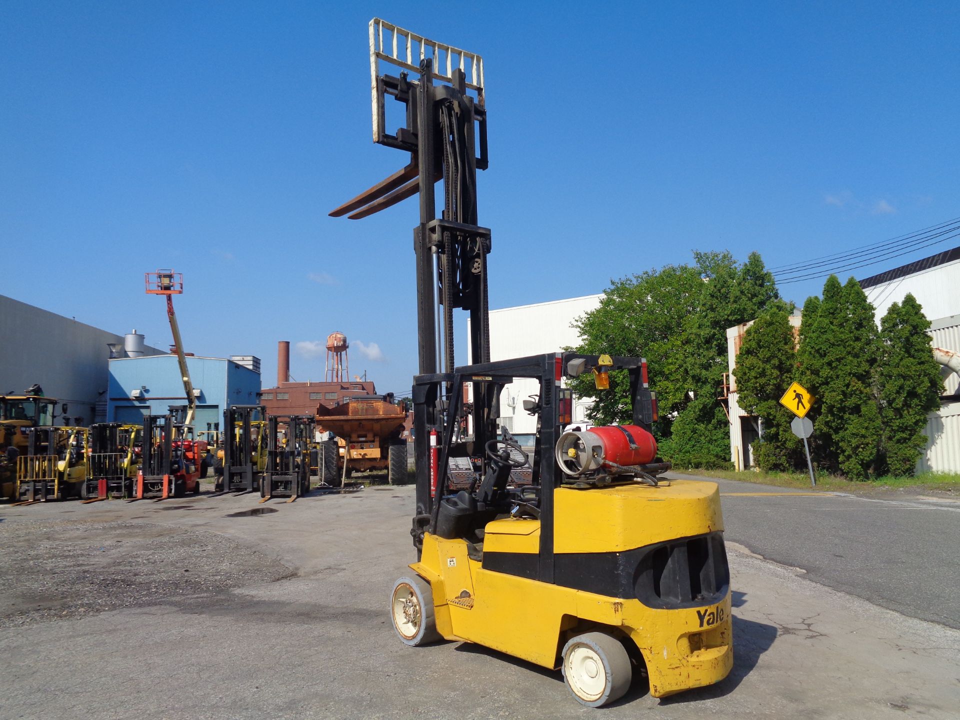 Yale GLC100MJNGAE084 10,000lb Forklift - Image 15 of 17