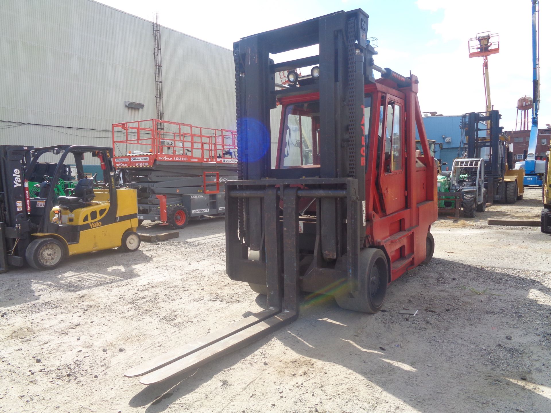 Taylor TC0-200S-02 24,000 lbs forklift - Image 4 of 10