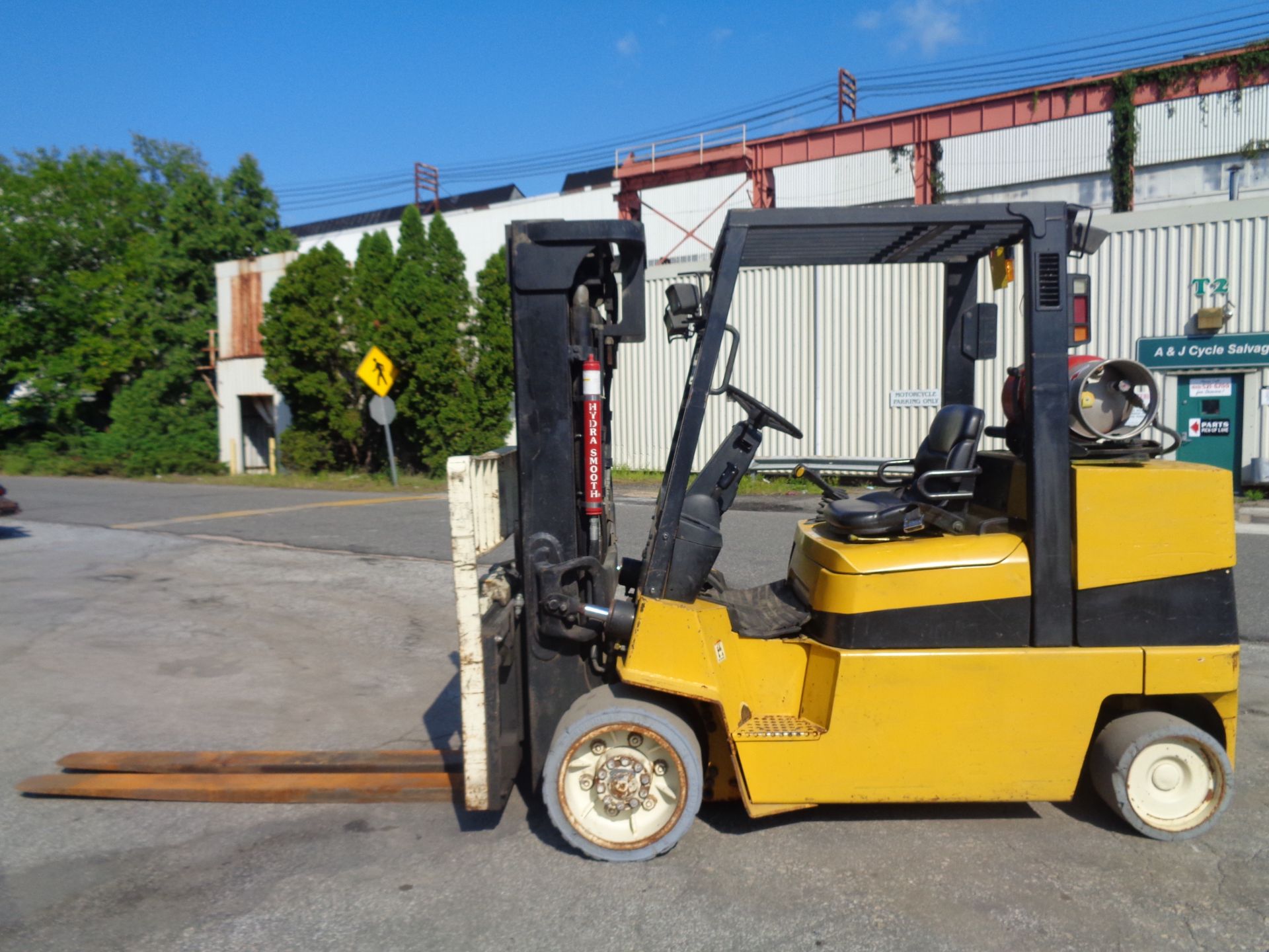 Yale GLC100MJNGAE084 10,000lb Forklift - Image 6 of 17