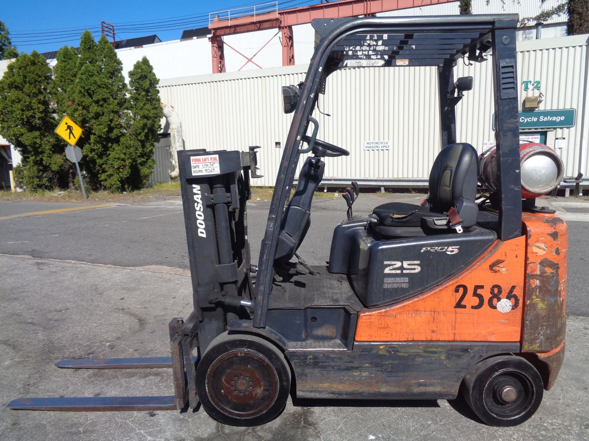 Doosan GP25P-5 3,620lb Forklift - Image 6 of 17