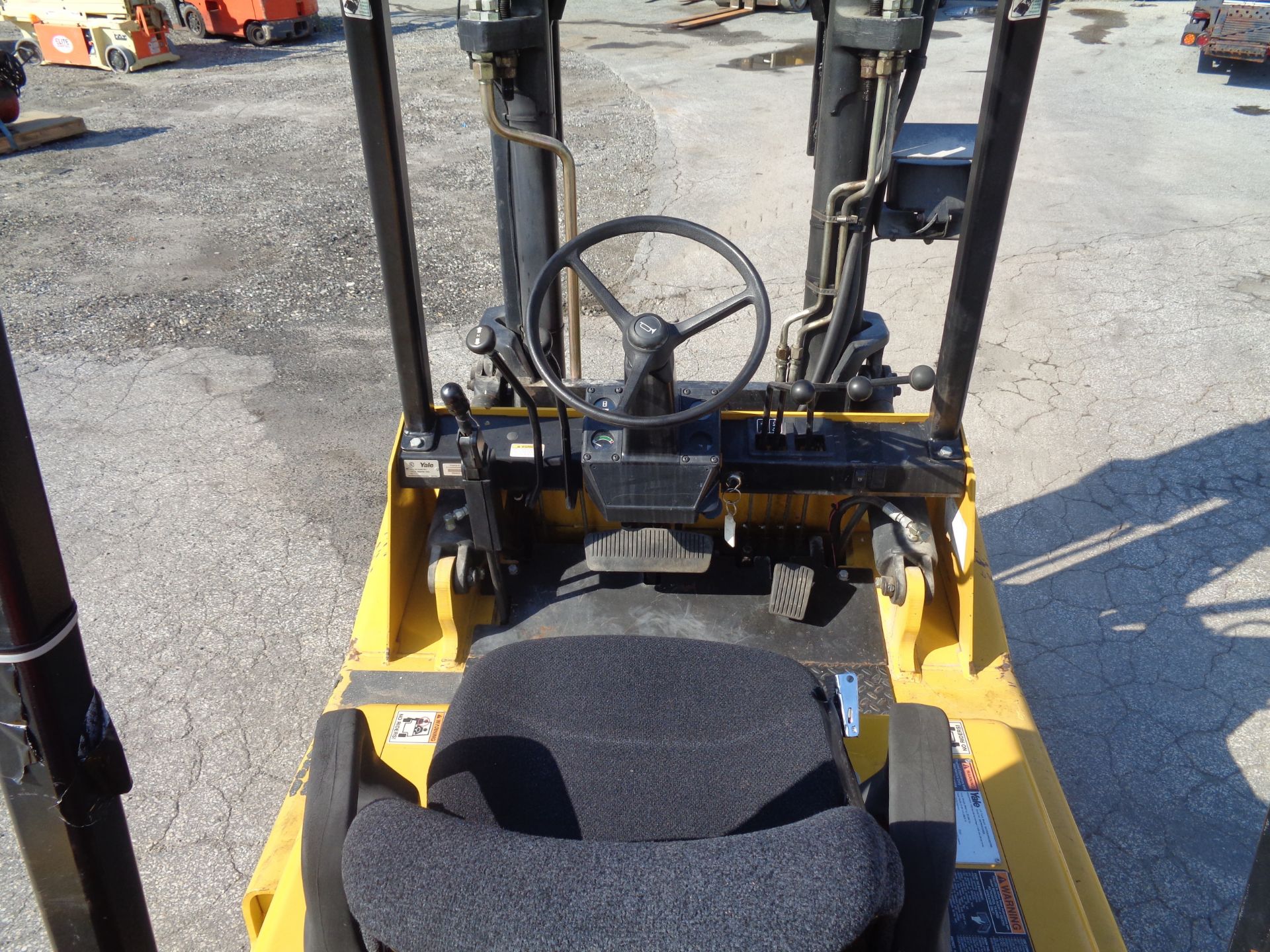 Yale GC155CANGBE098 15,500lb Forklift Only 585 Hours - Image 15 of 17