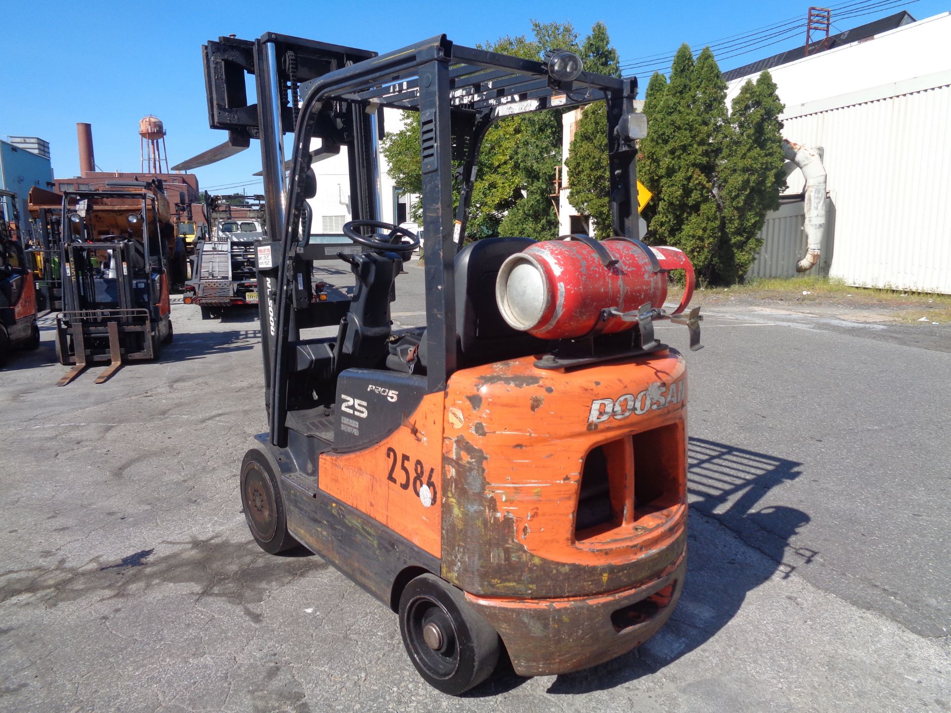 Doosan GP25P-5 3,620lb Forklift - Image 15 of 17