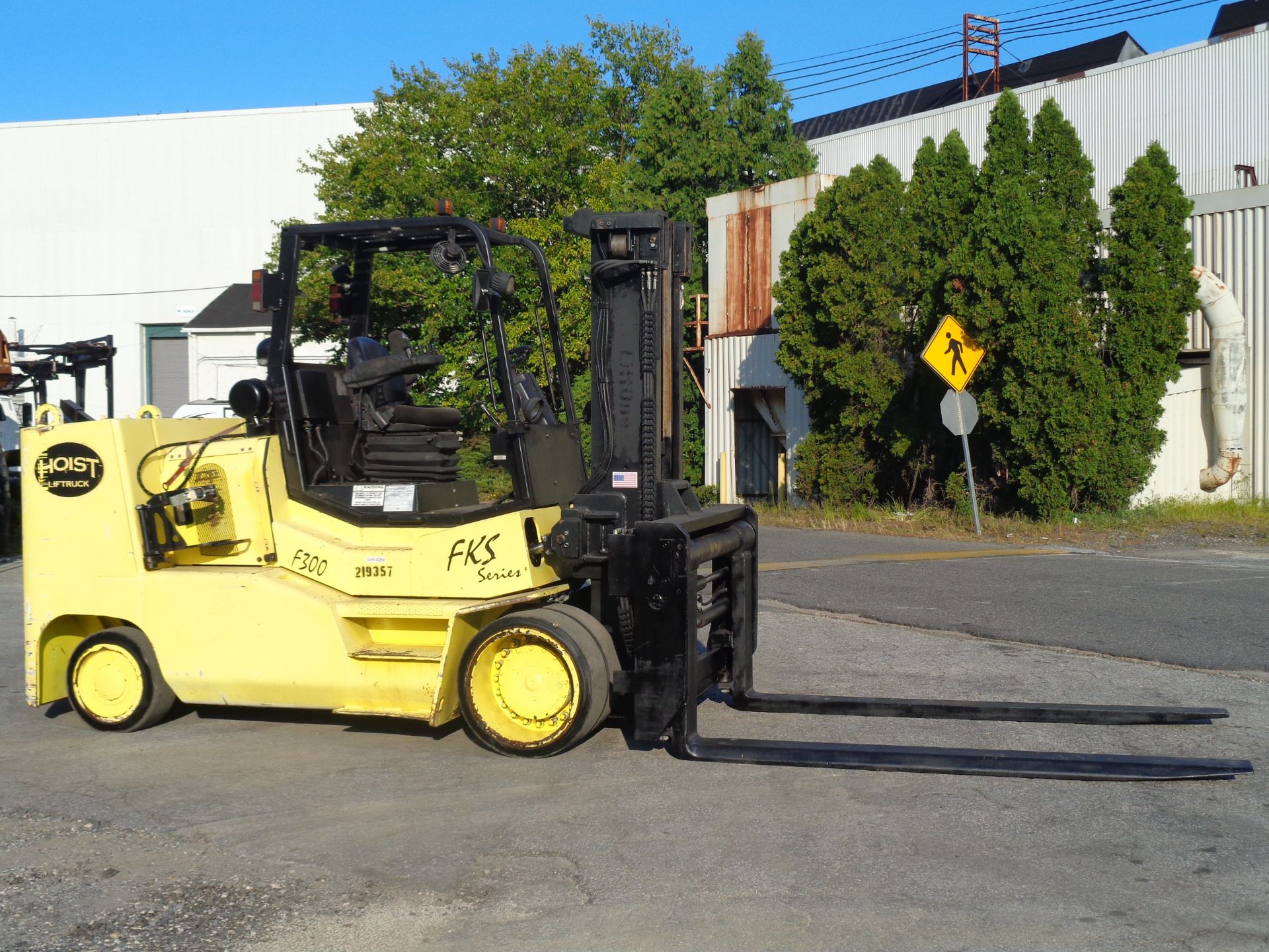 2004 Hoist F300 30,000lb Forklift - Image 5 of 19