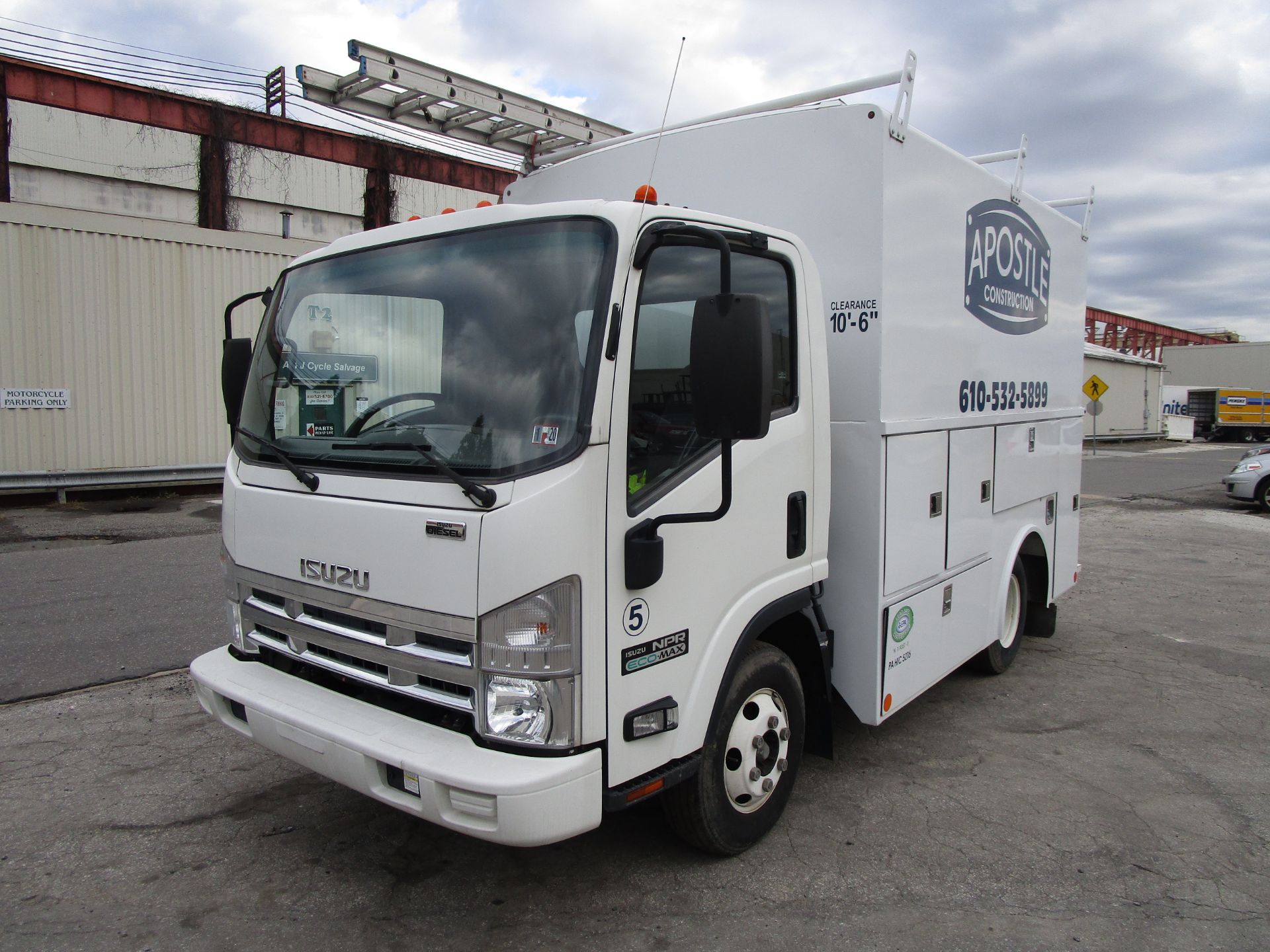 2014 Isuzu MPR Eco-Max Diesel Box Truck - Image 10 of 32