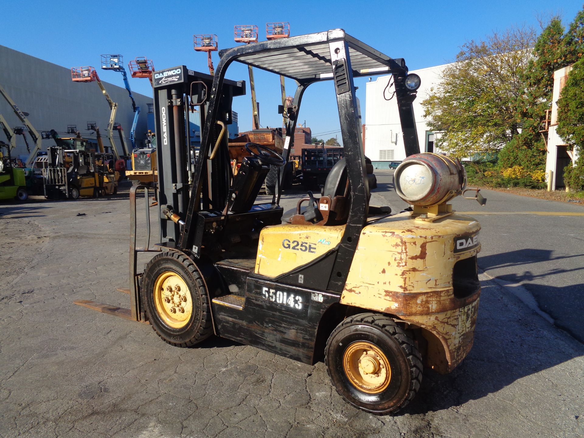 Daewoo G25E-3 5,000lb Forklift - Image 4 of 16