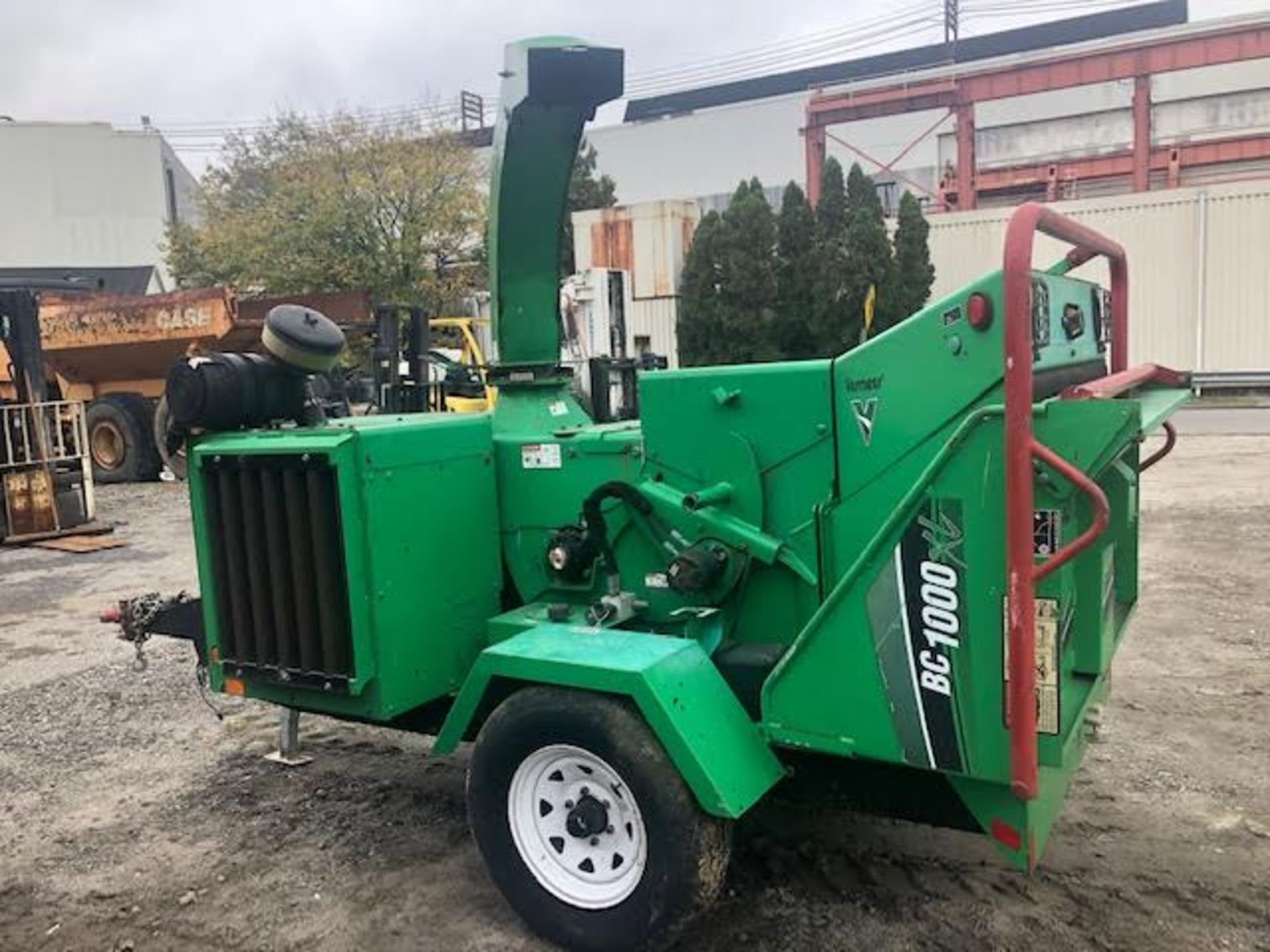 2013 Vermeer BC1000XL Tow Behind Chipper - Image 2 of 5