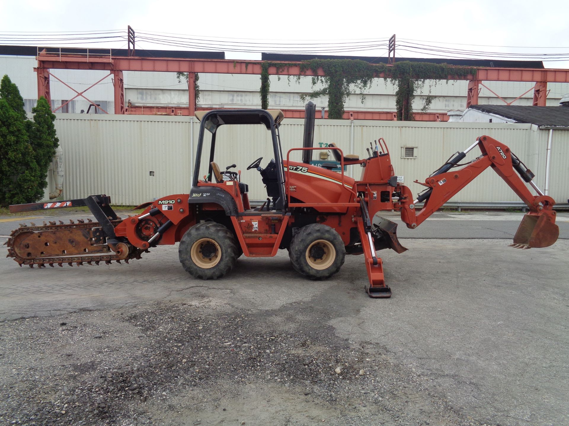 2008 Ditch Witch RT75 Trencher Backhoe - Image 17 of 18