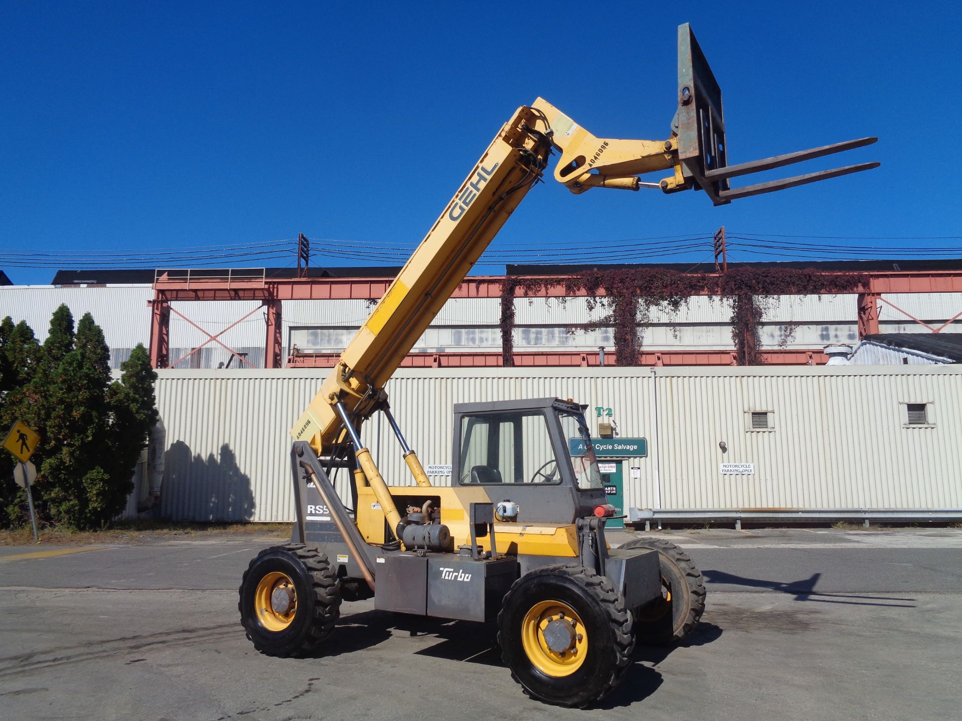 2008 Gehl RS534 5,000lb Telescopic Forklift - Image 4 of 17