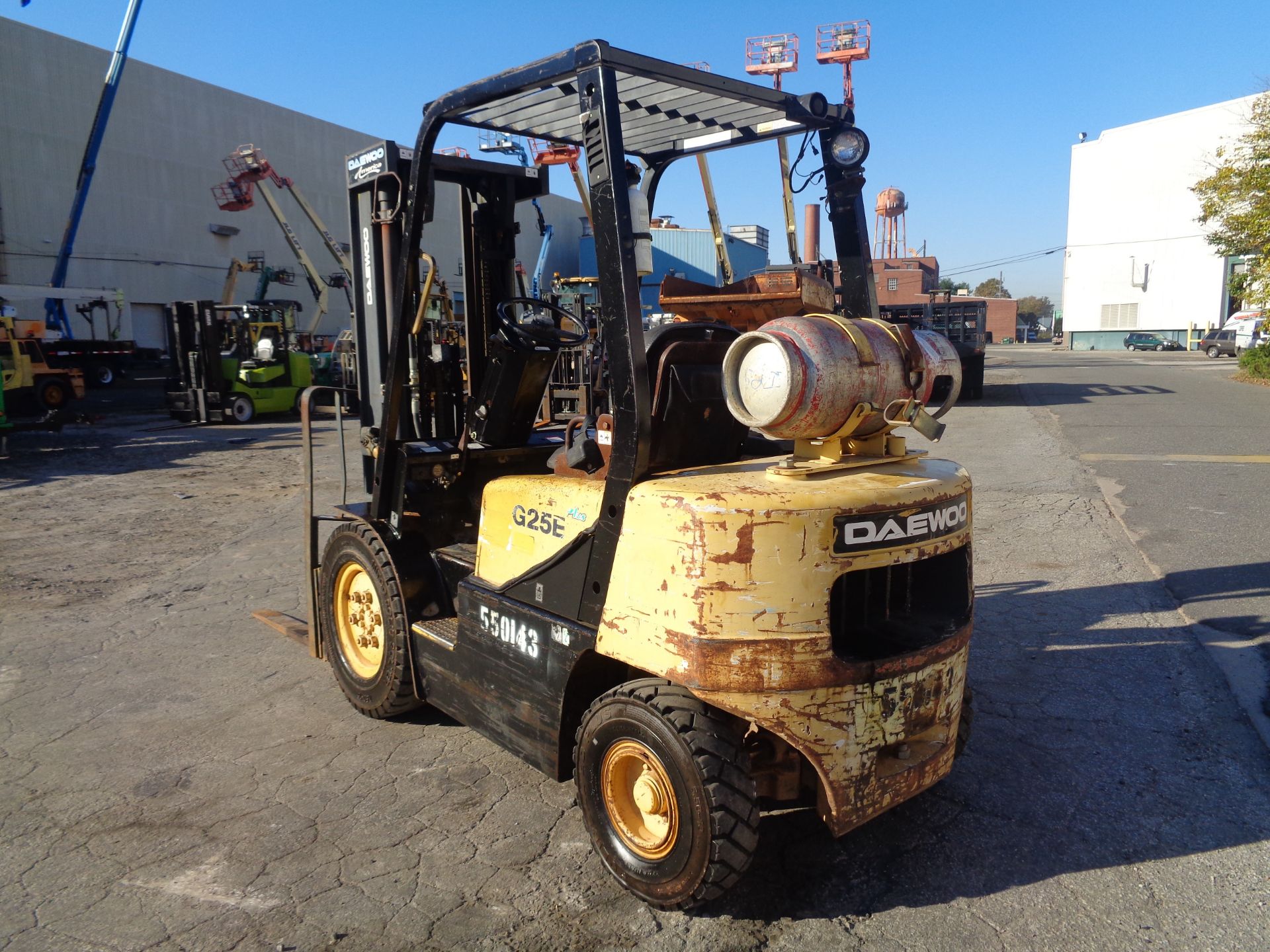 Daewoo G25E-3 5,000lb Forklift - Image 5 of 16