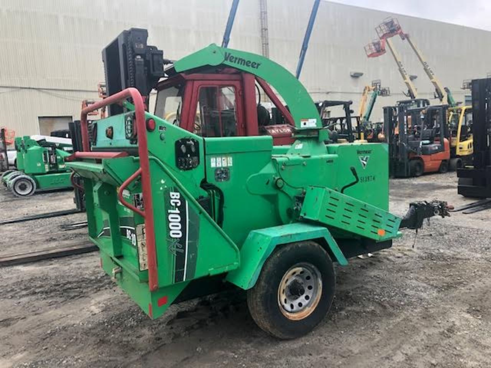 2013 Vermeer BC1000XL Tow Behind Chipper