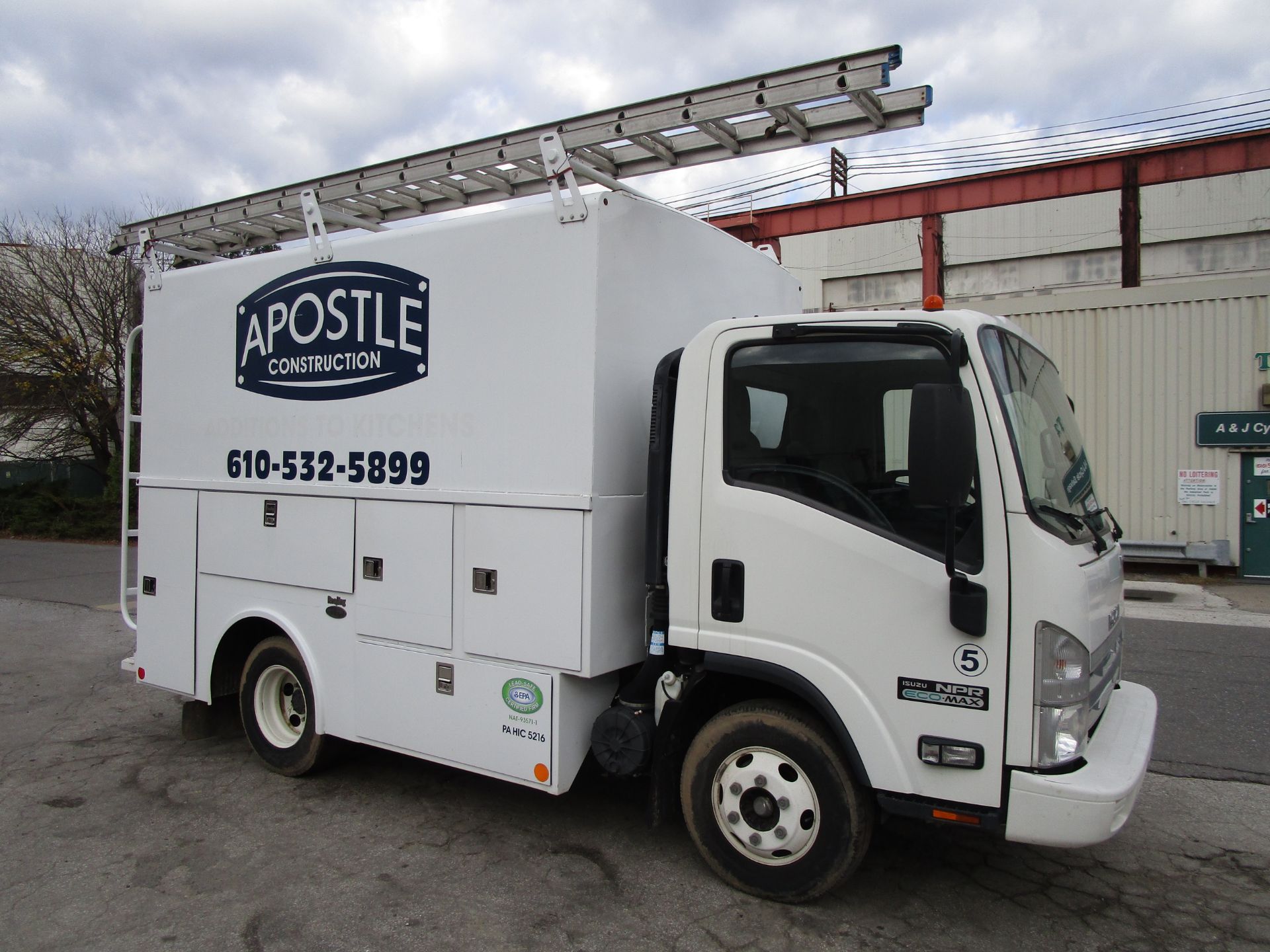 2014 Isuzu MPR Eco-Max Diesel Box Truck - Image 17 of 32