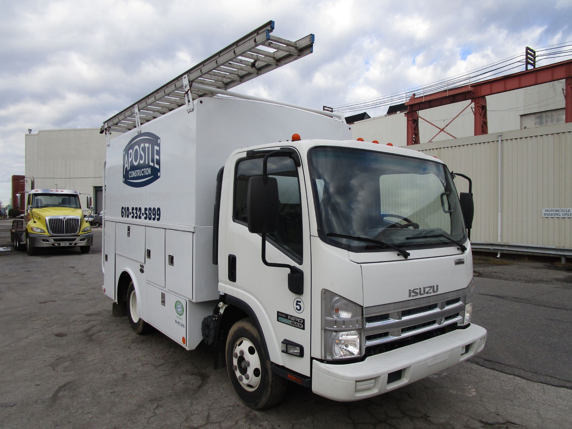 2014 Isuzu MPR Eco-Max Diesel Box Truck - Image 18 of 32