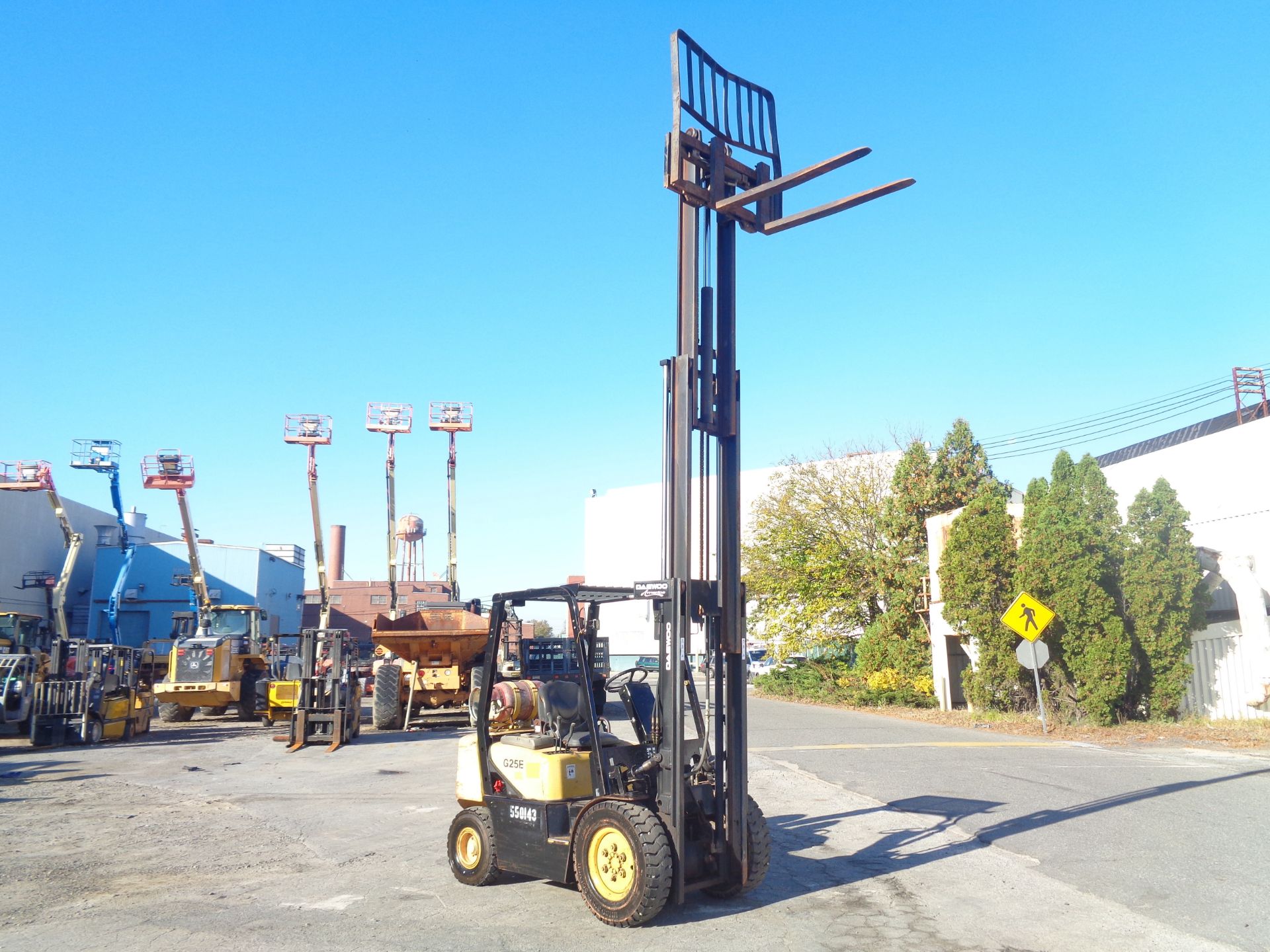 Daewoo G25E-3 5,000lb Forklift - Image 14 of 16