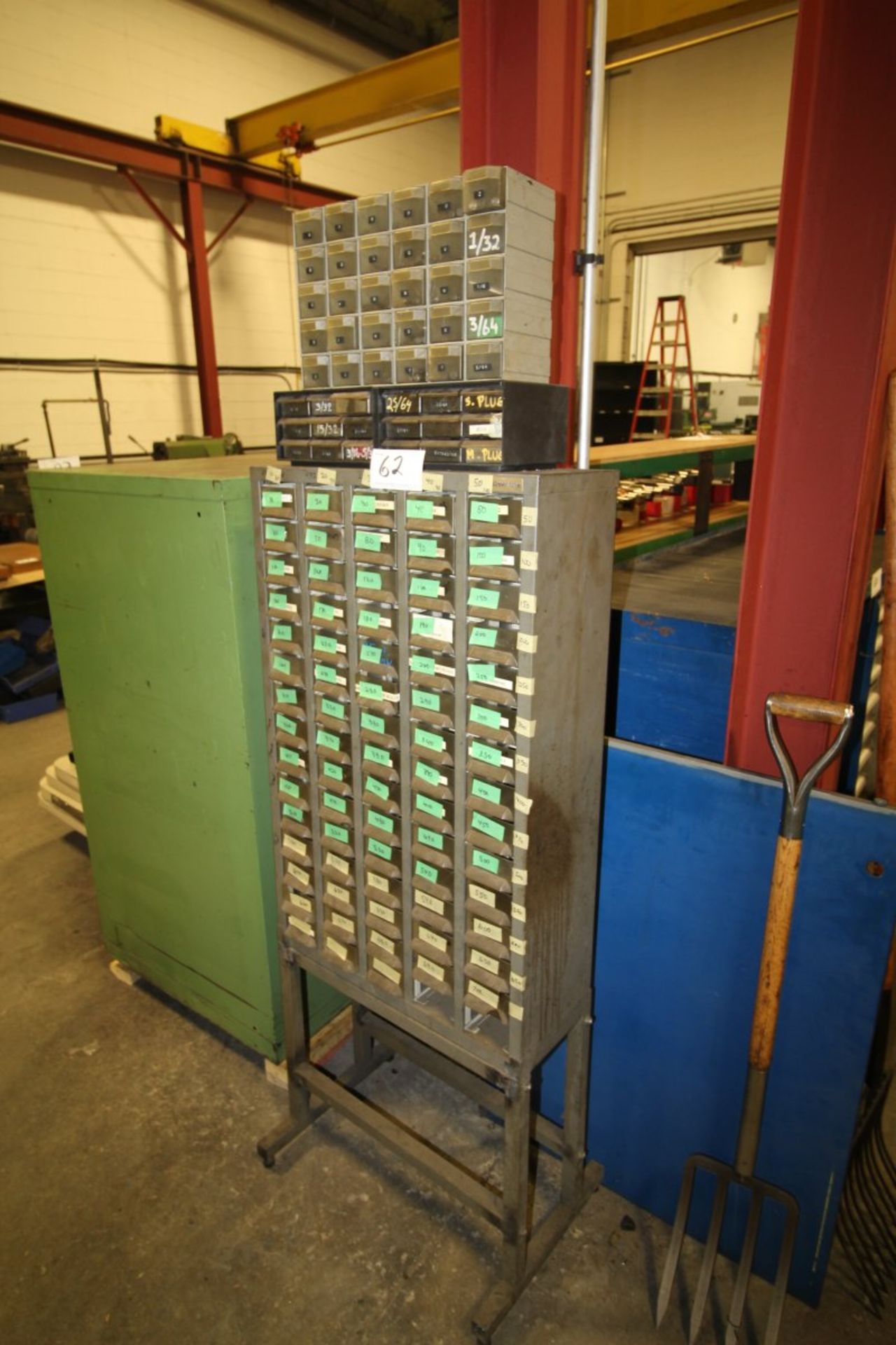 DRILL BIT CABINET C/W CONTENTS APPROX 400+ BITS