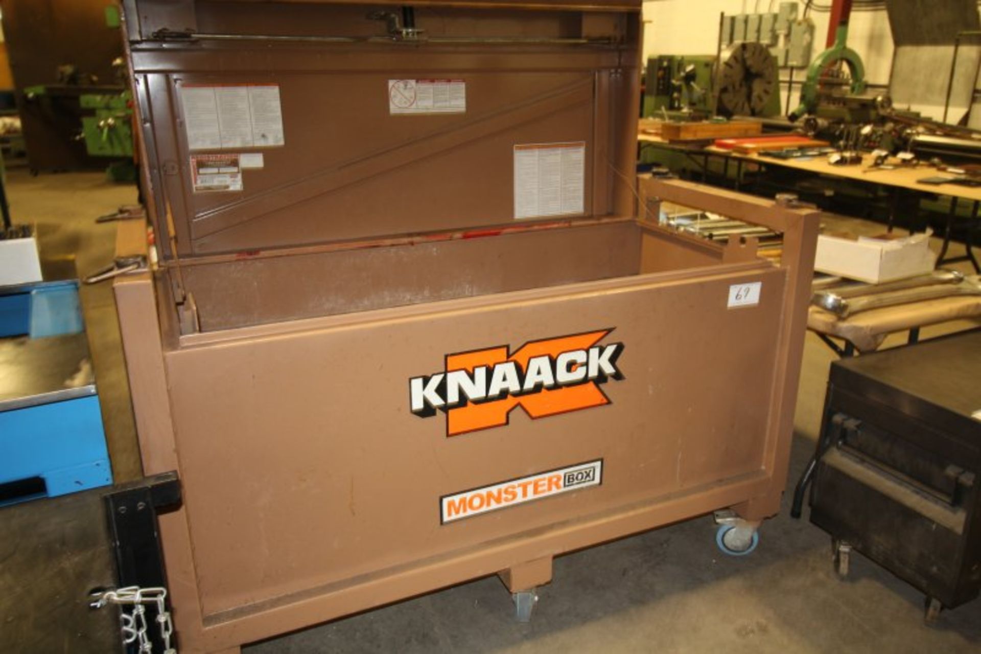 KNAACK MONSTER JOB BOX ON CASTORS