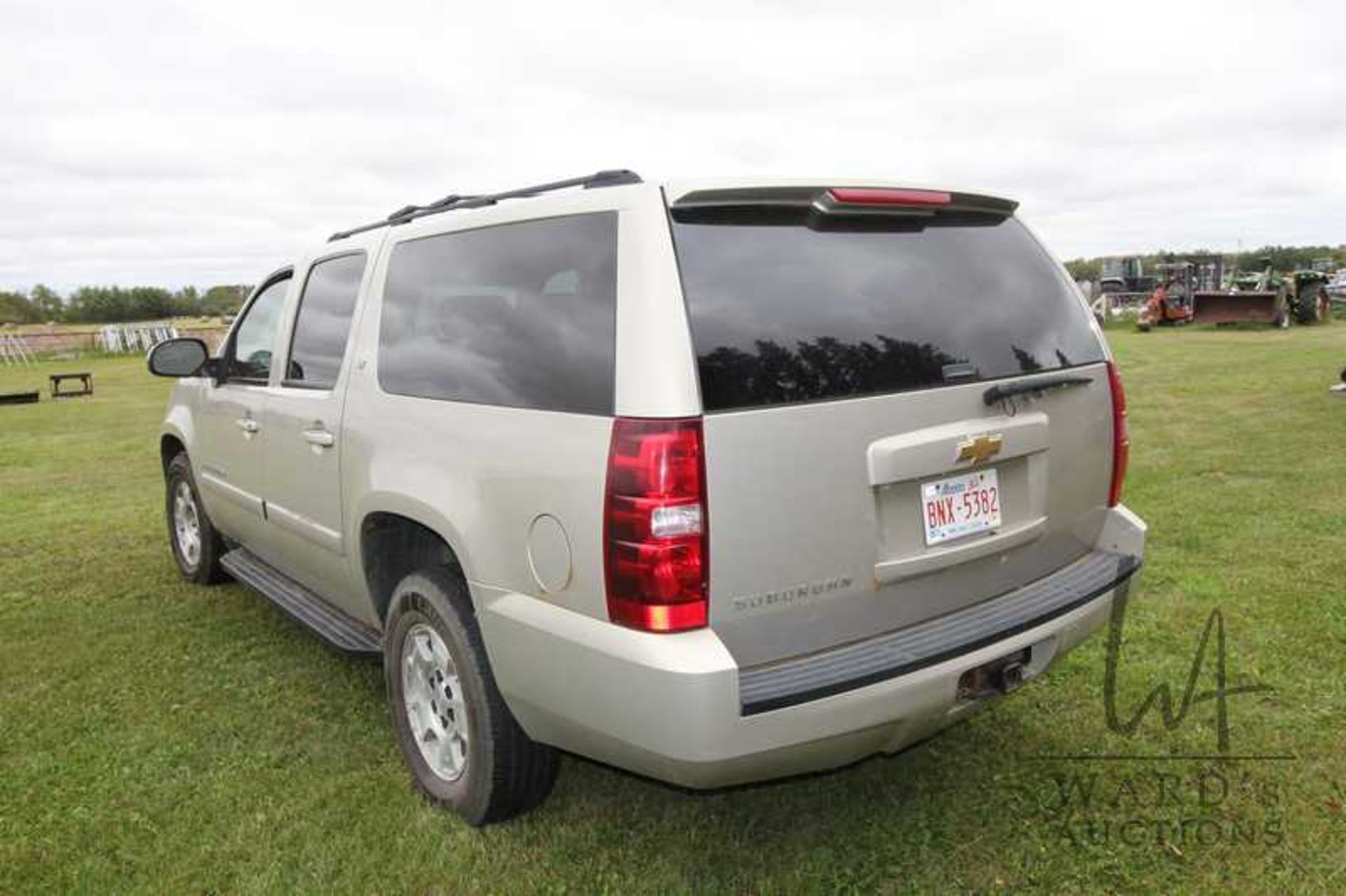 2007 CHEV SUBURBAN, MOD LT, 7 PASS,VORTEX ENGINE, 4X4 ENG. HRS 4283, 307581KM, S/N 1GNFK16327J167886 - Image 4 of 10