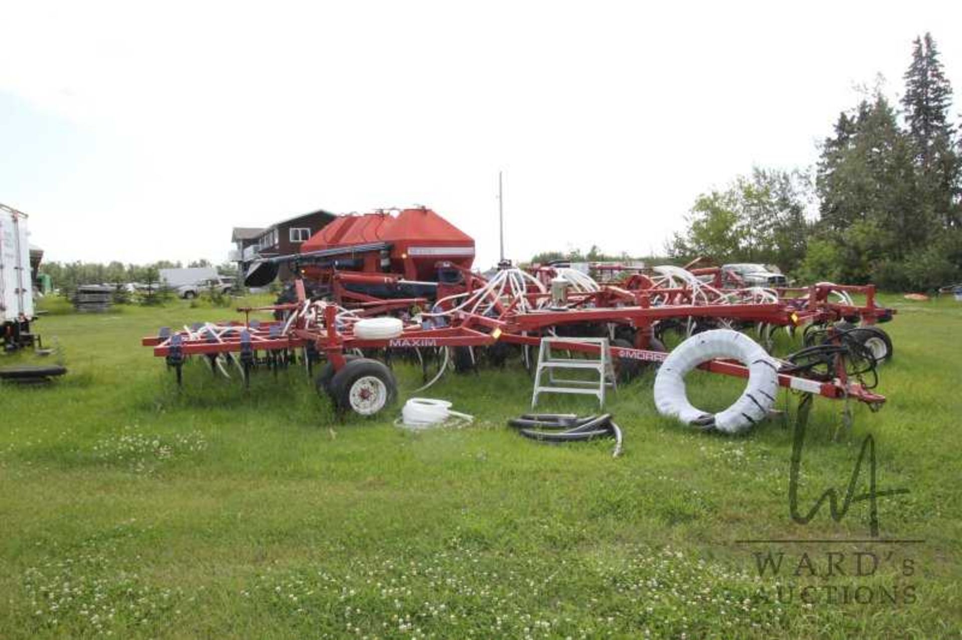 MORRIS MODEL 7252 MAXIM 60FT SEED DRILL