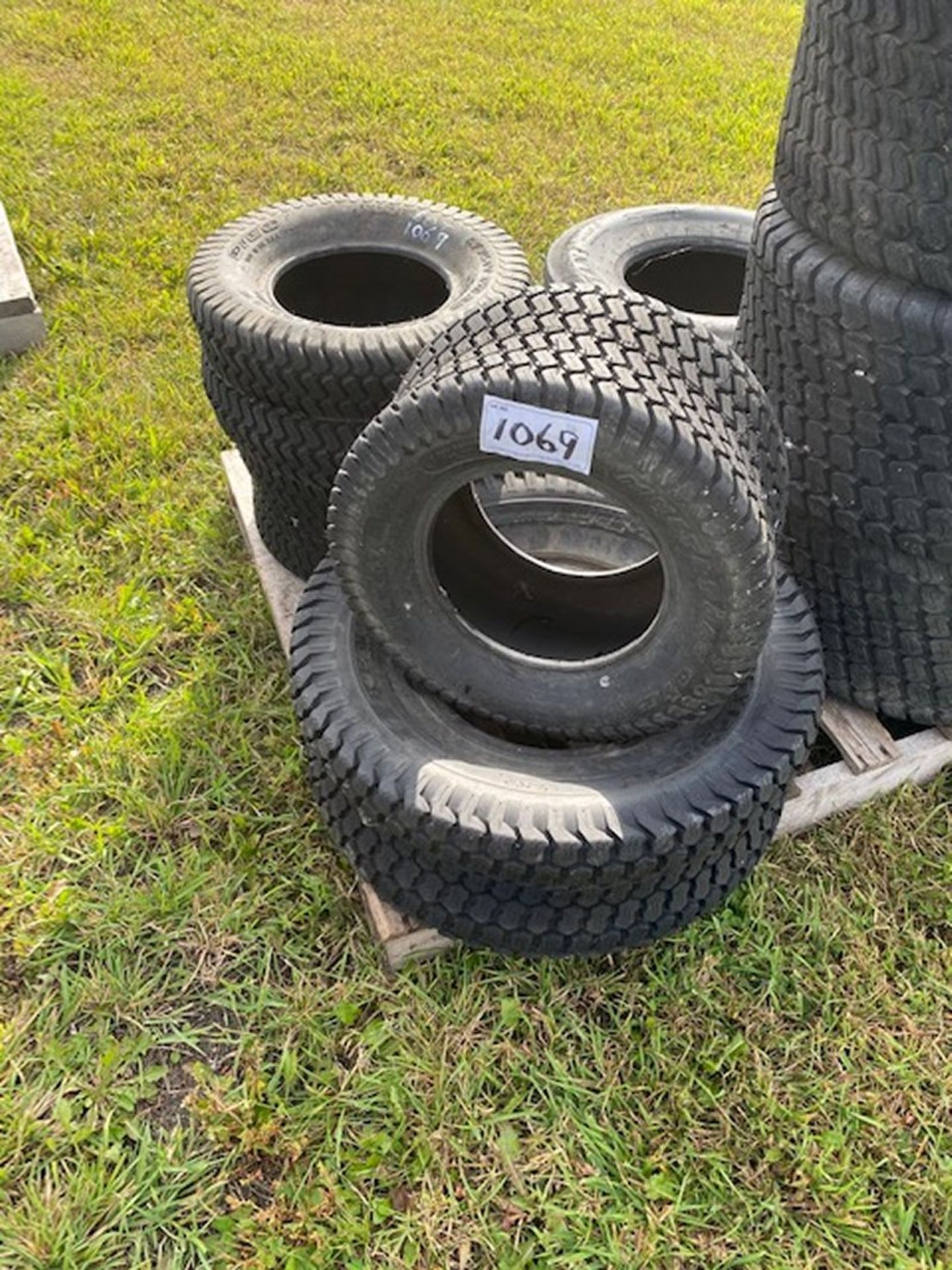 L/O TIRES 26 X 12 X 12 LAWN, 26 X 12 X 12 FARM, 18 X 7R8, 3 -20 X 10:00 - 10