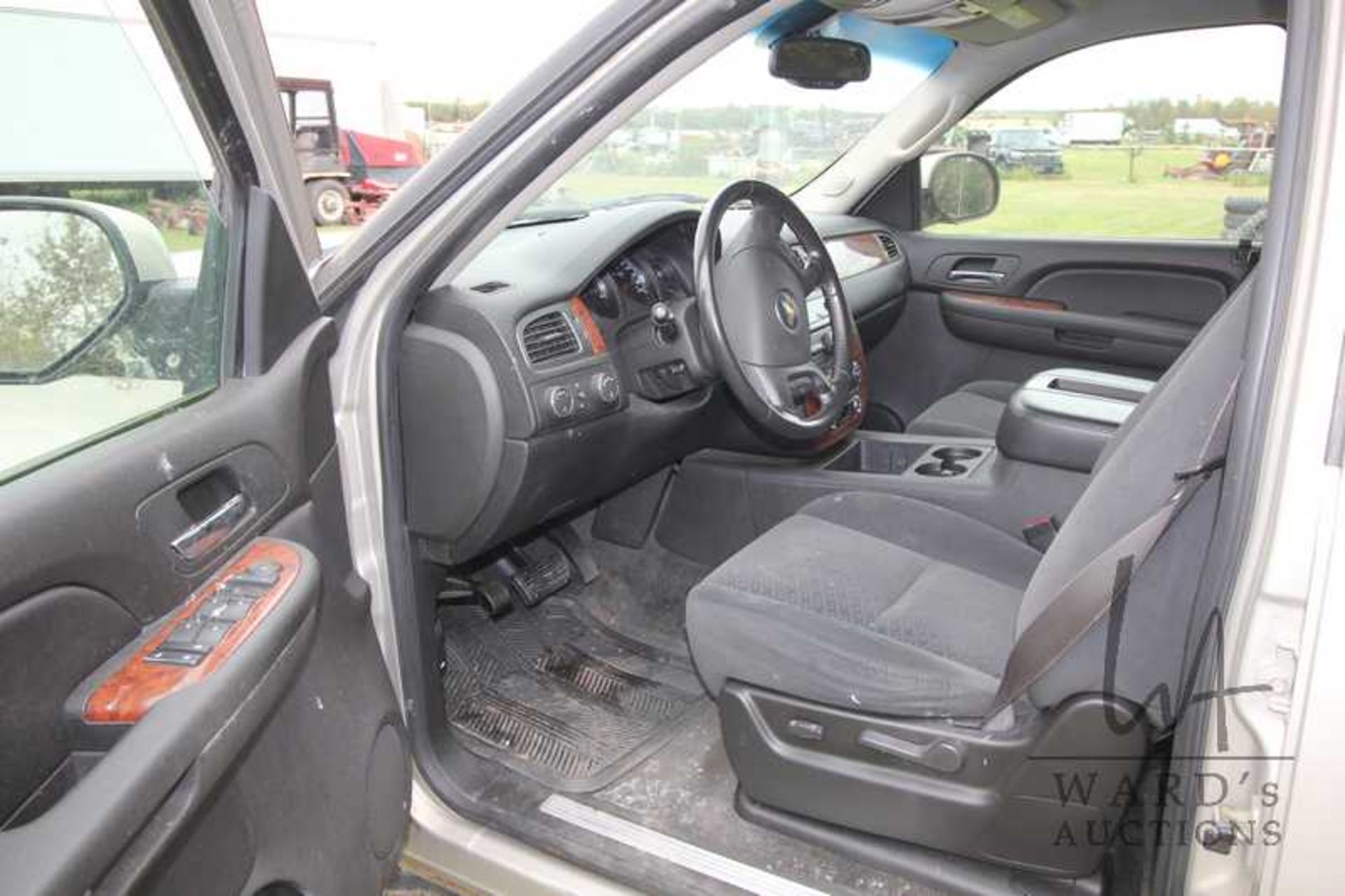 2007 CHEV SUBURBAN, MOD LT, 7 PASS,VORTEX ENGINE, 4X4 ENG. HRS 4283, 307581KM, S/N 1GNFK16327J167886 - Image 10 of 10