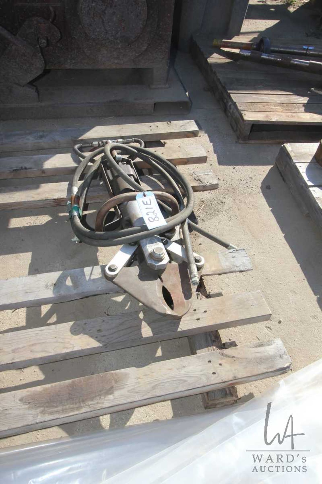 HYDRAULIC SHEAR